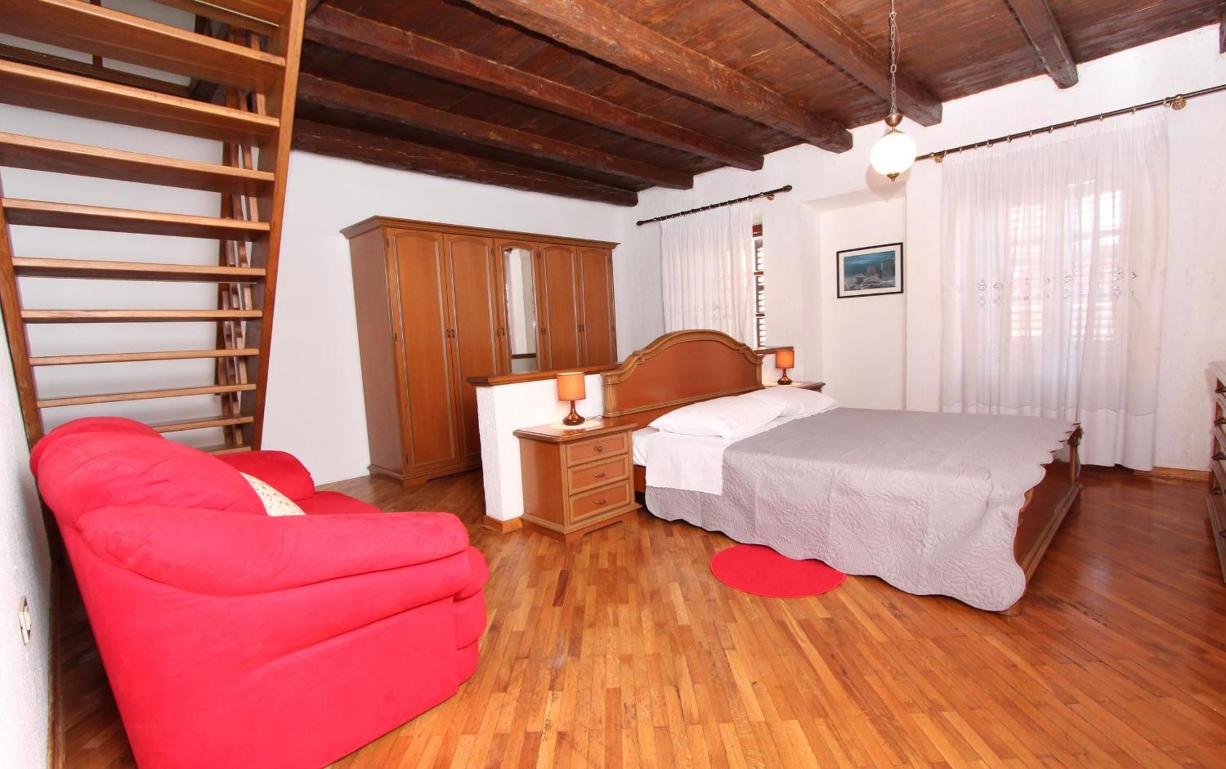 Comfort One-Bedroom Apartment photo 1