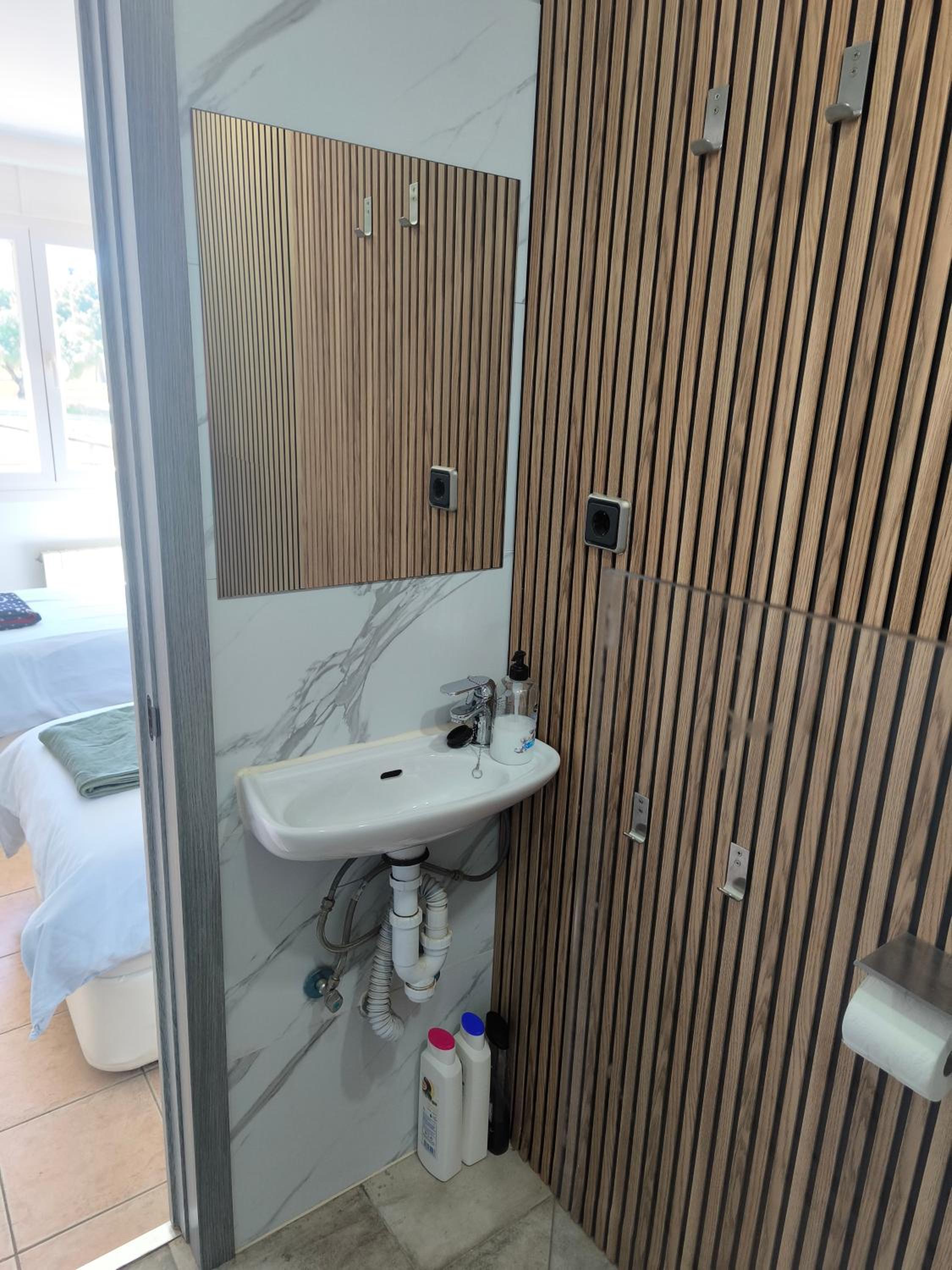 Twin Room with Private Bathroom