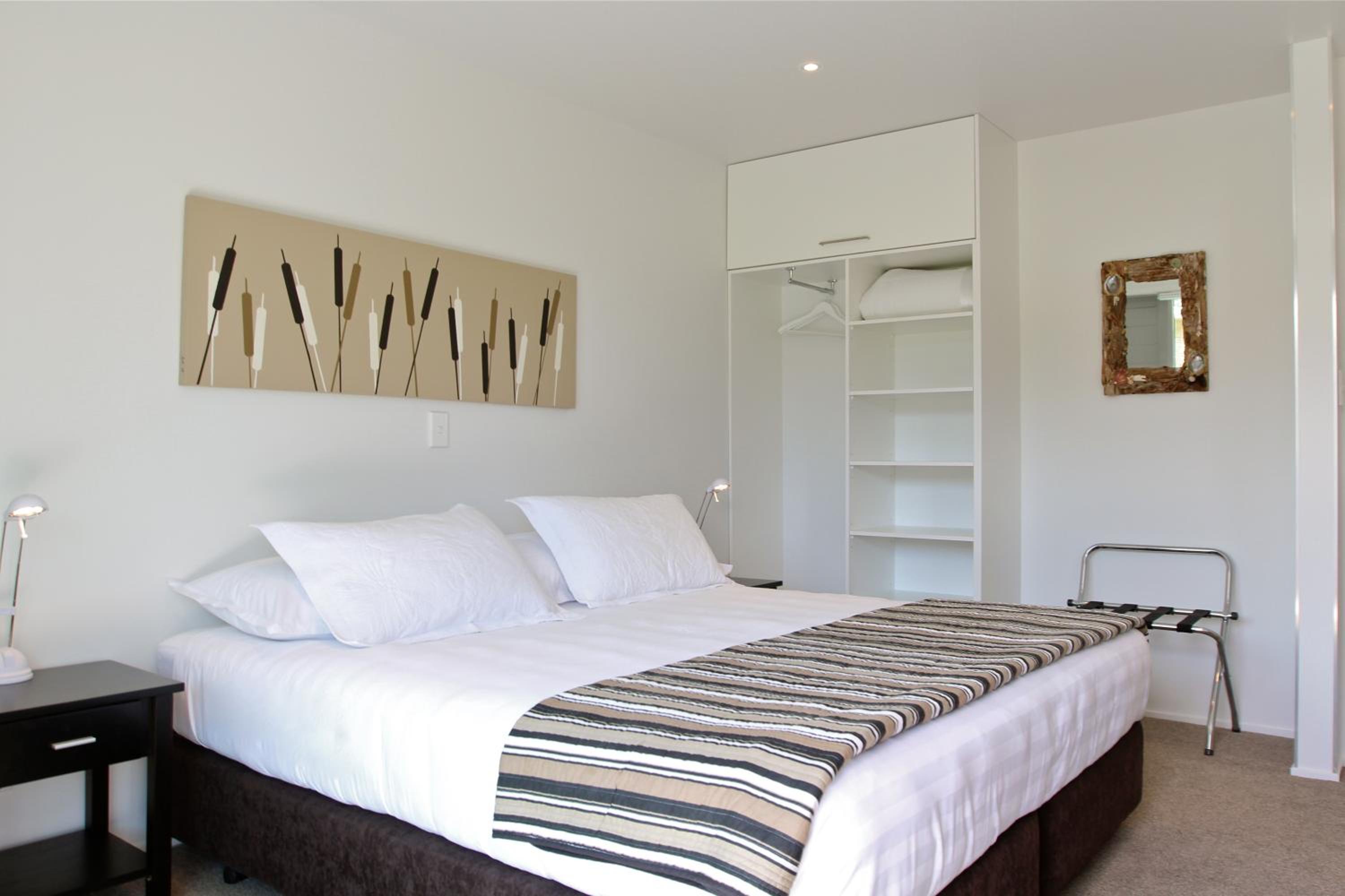 Two-Bedroom Apartment - Kiwiana photo 2