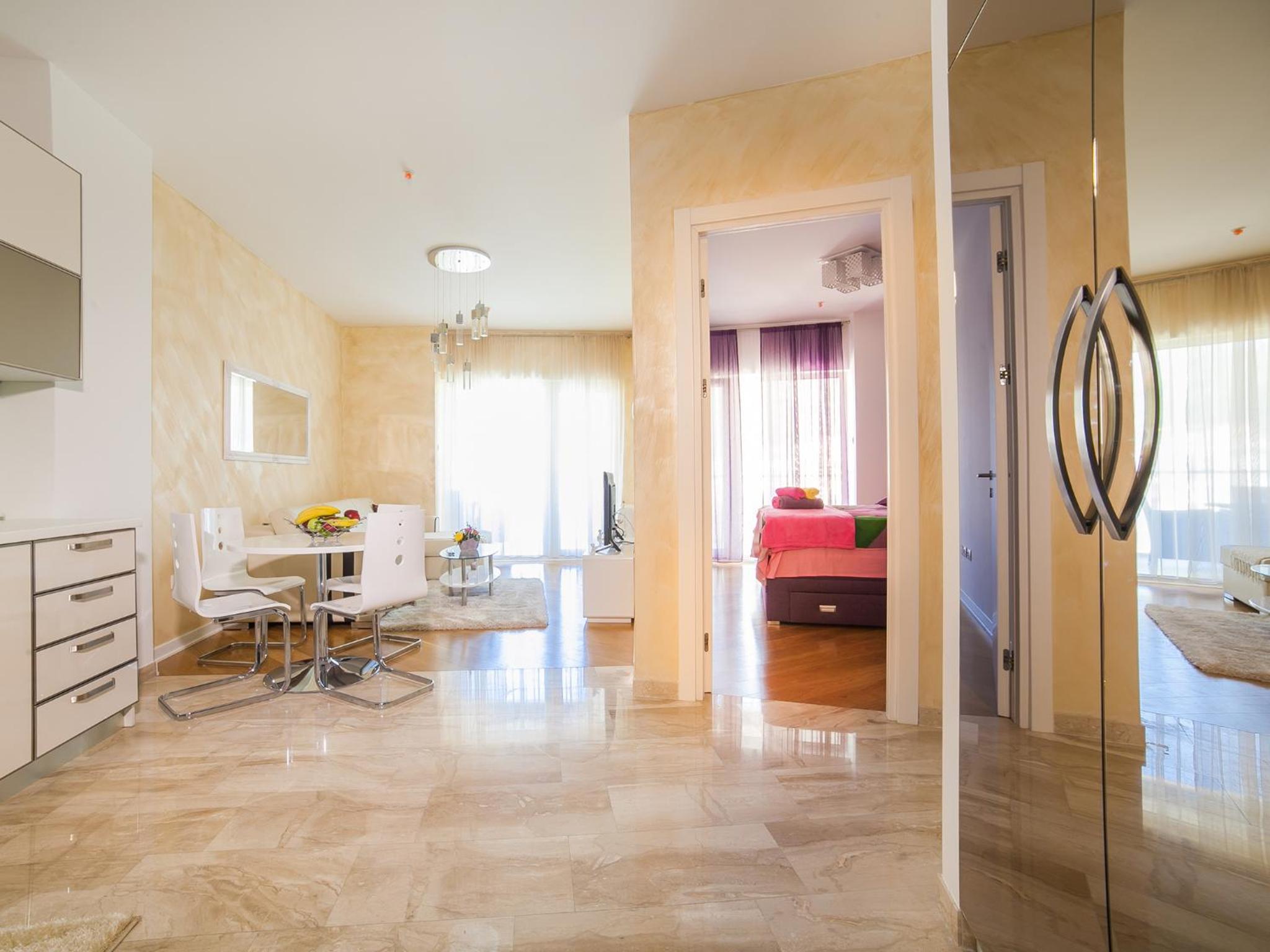 One-Bedroom Apartment with Balcony