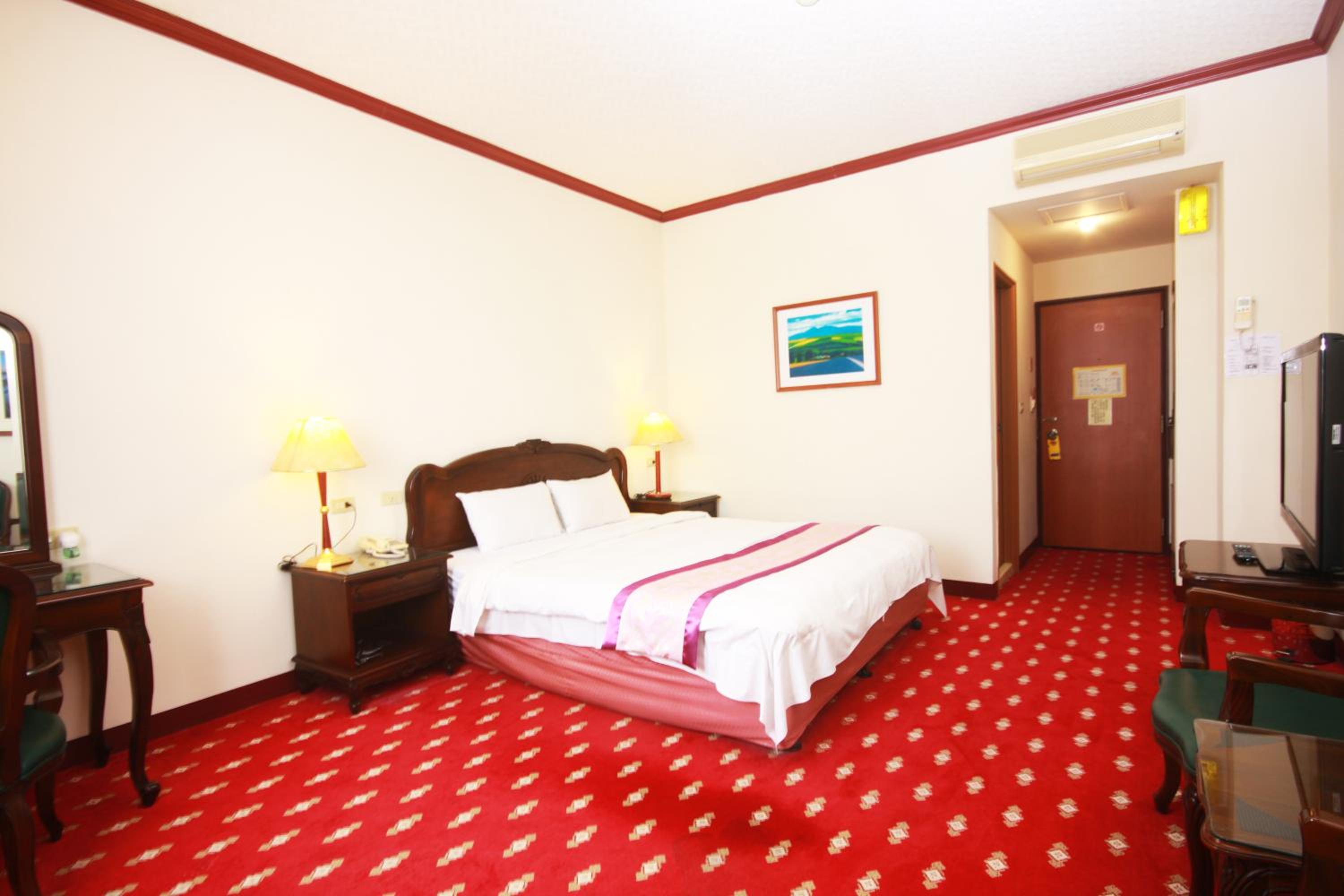 Elegant Double Room photo 3