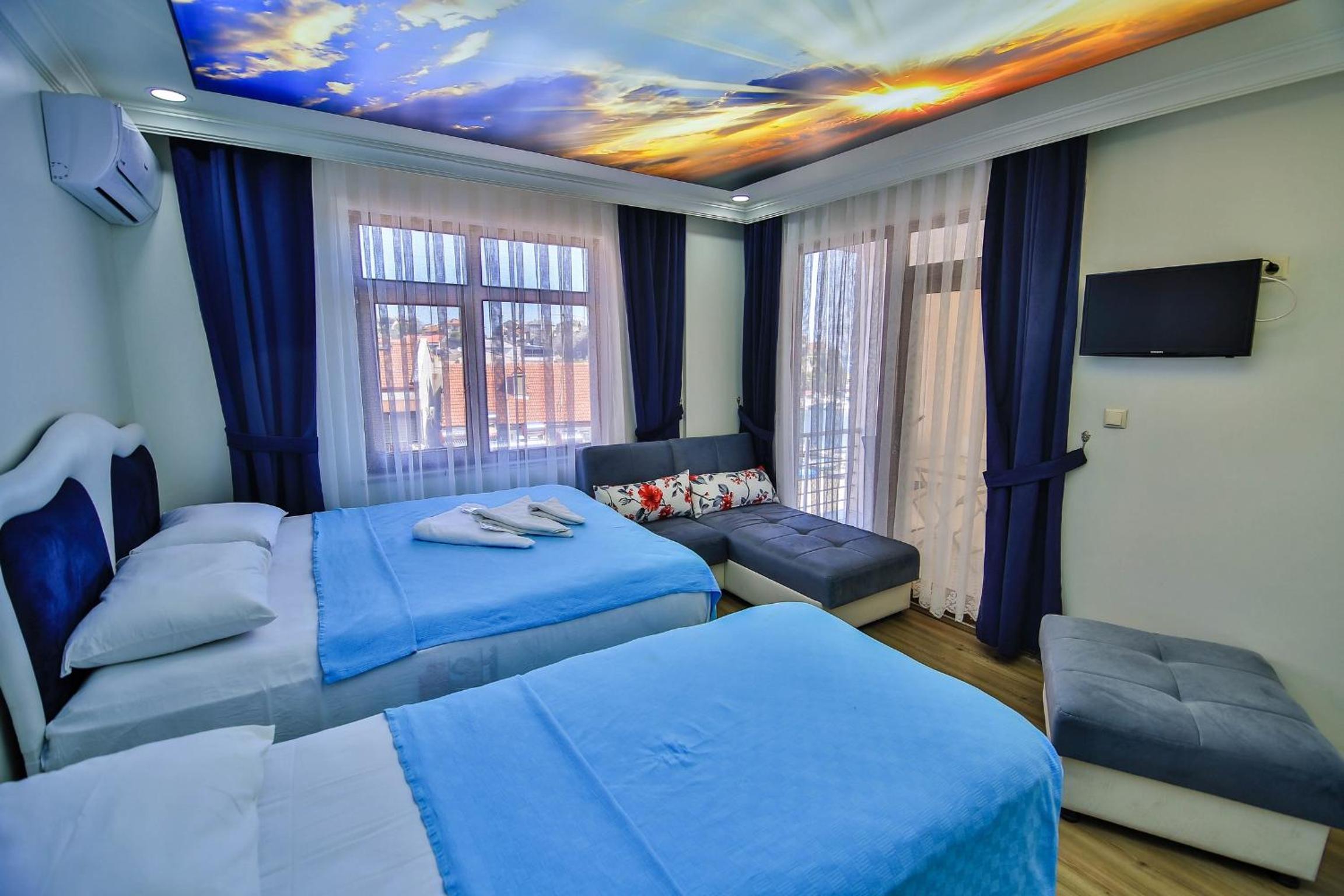 Family Room with Side Sea View and Balcony