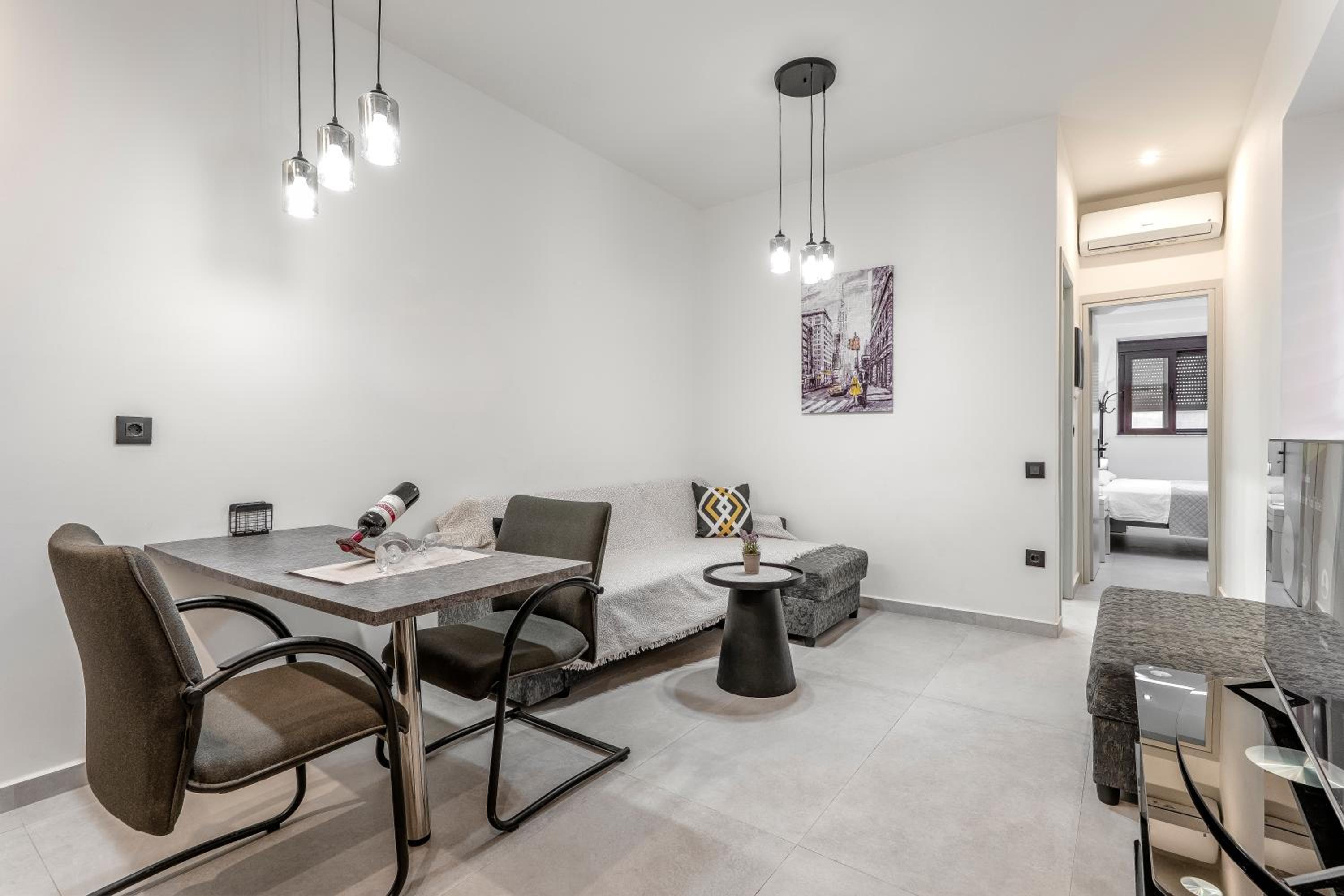Deluxe Double Room (2 Adults + 1 Child)
