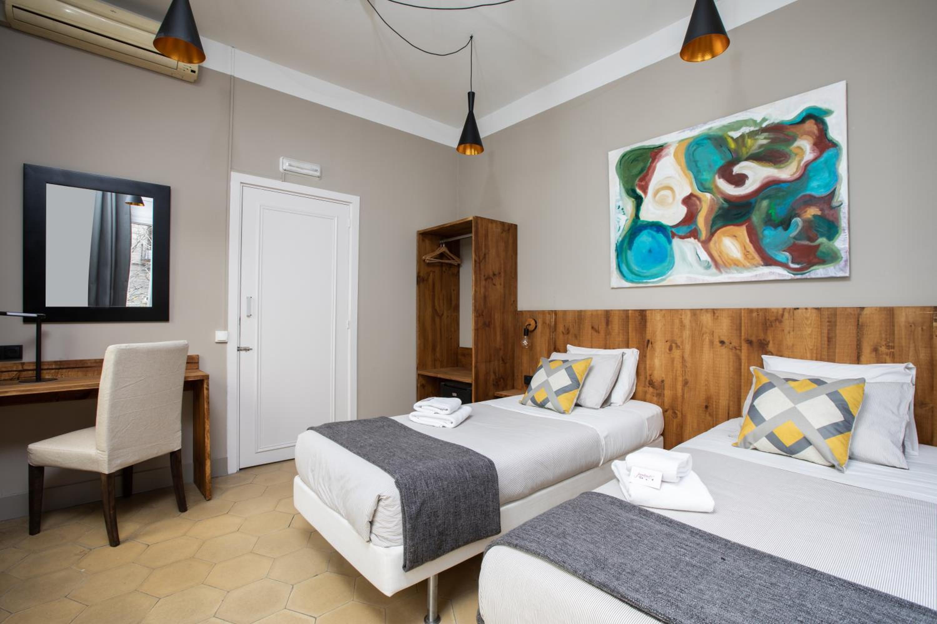 Budget Double Room photo 2