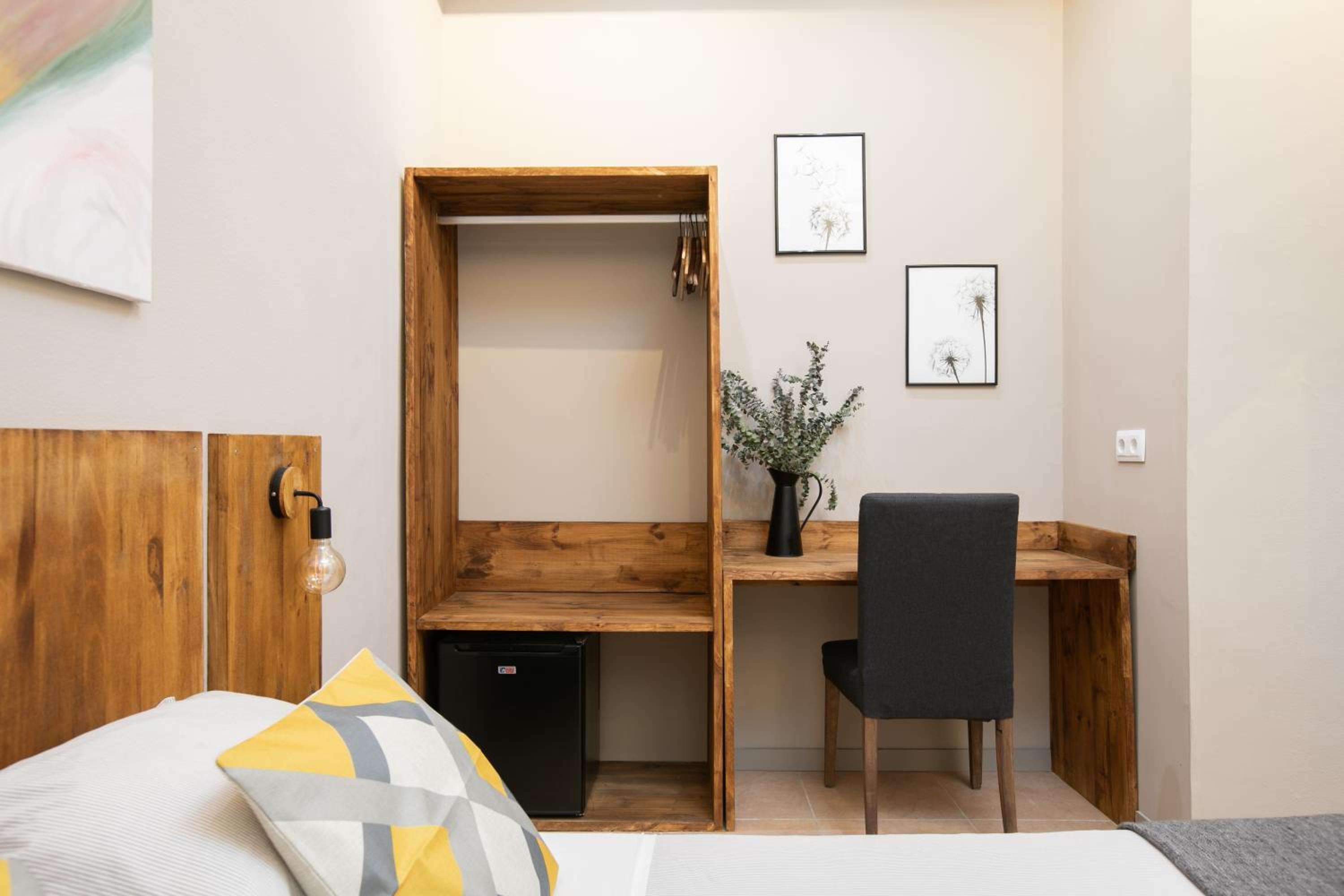 Budget Double Room photo 2