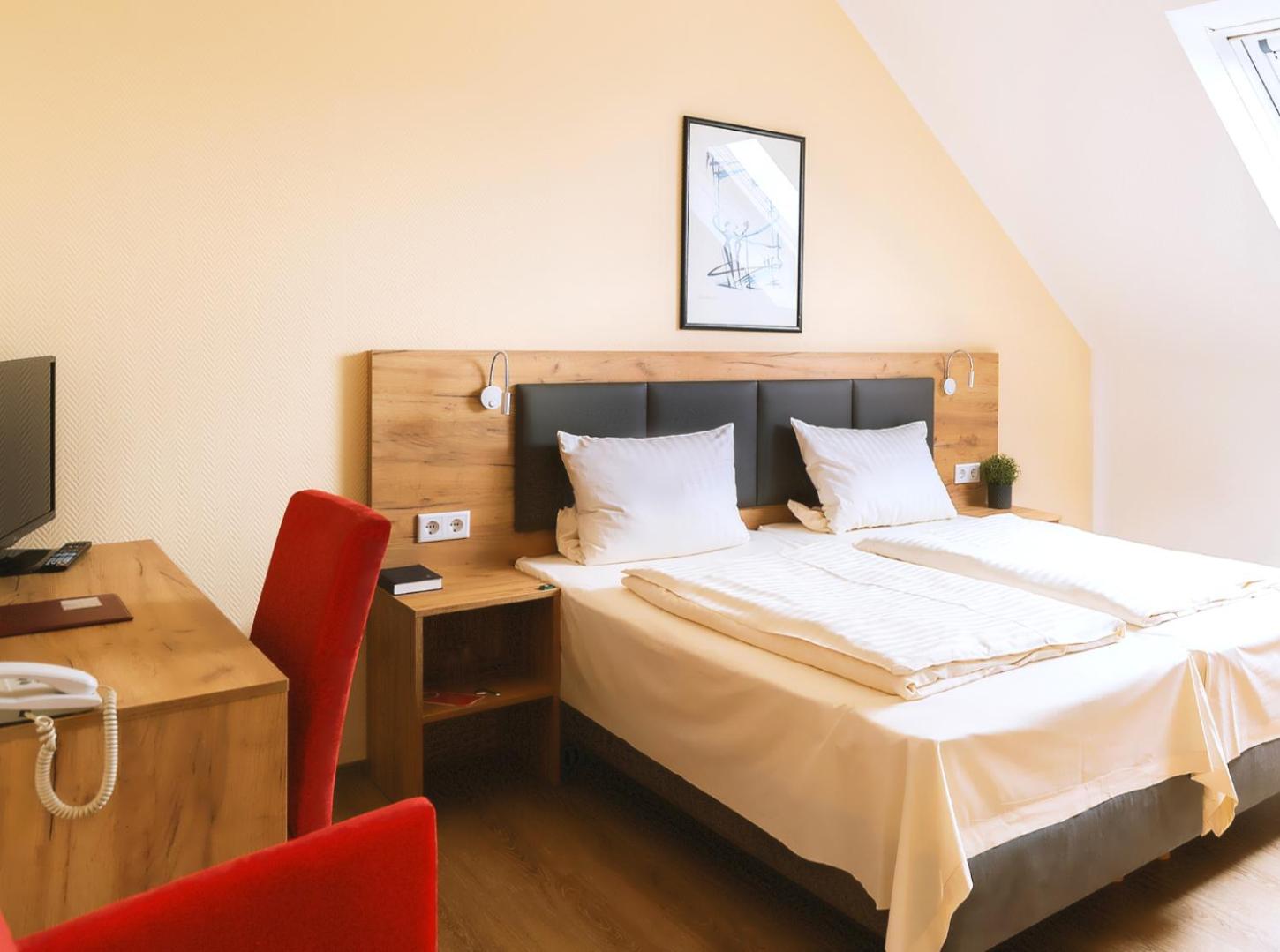 Double Room - Photo 3