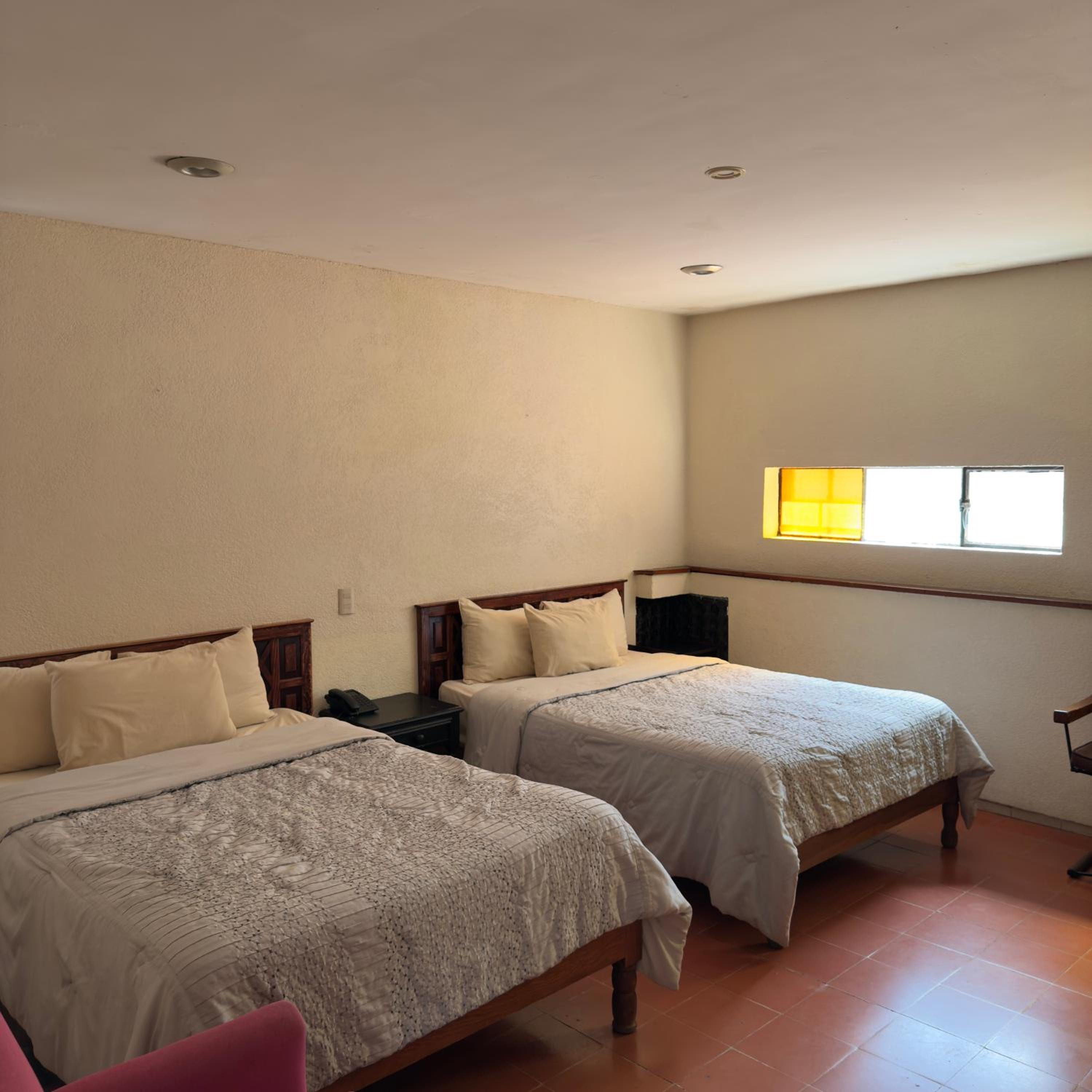 Economy Twin Room photo 1