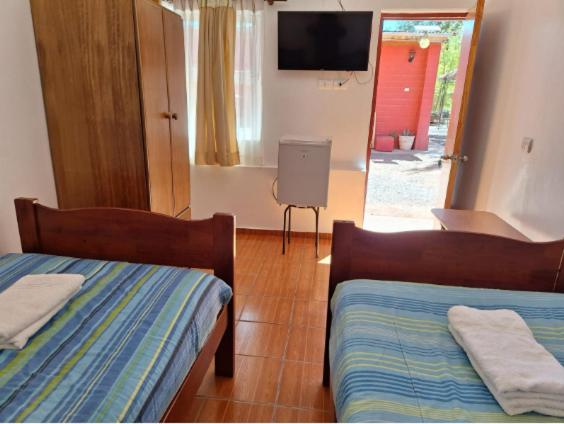 Twin Room with Private Bathroom photo 2