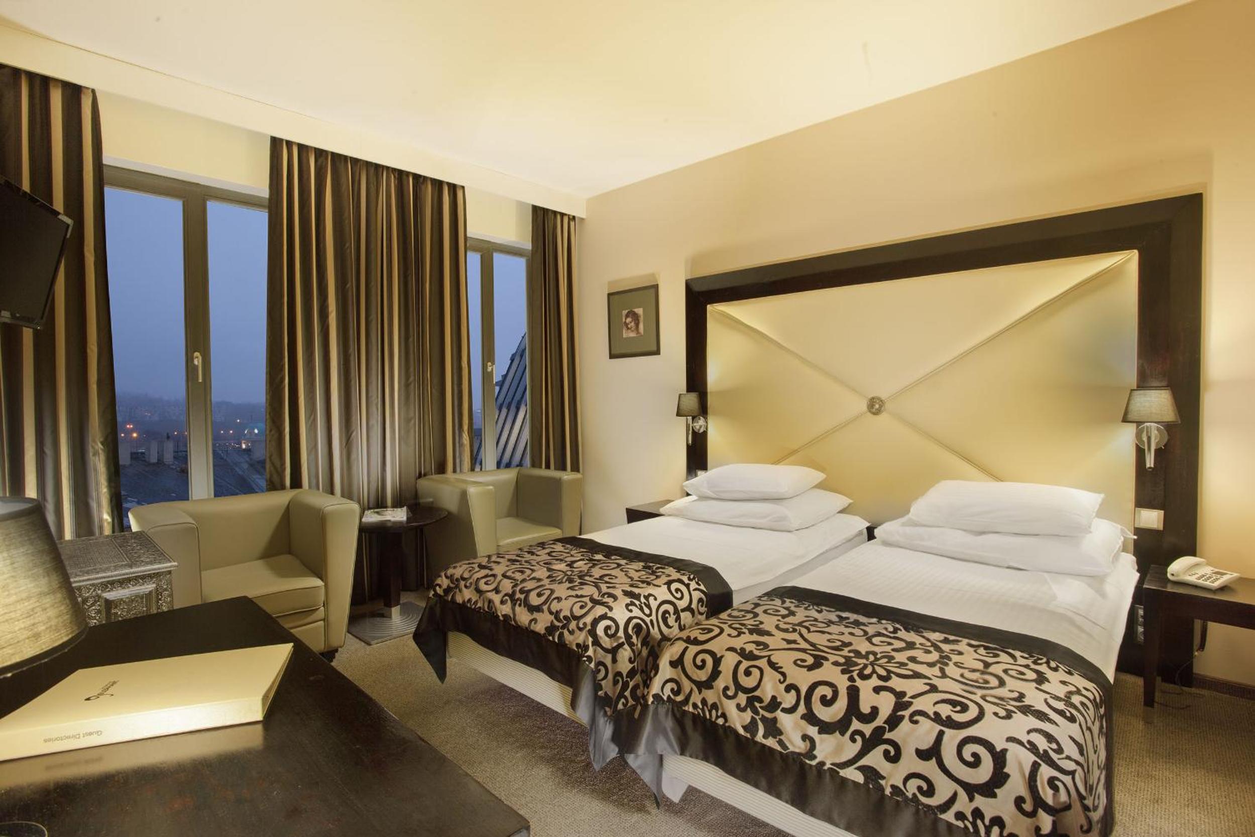 Classic Double or Twin Room - Photo 10