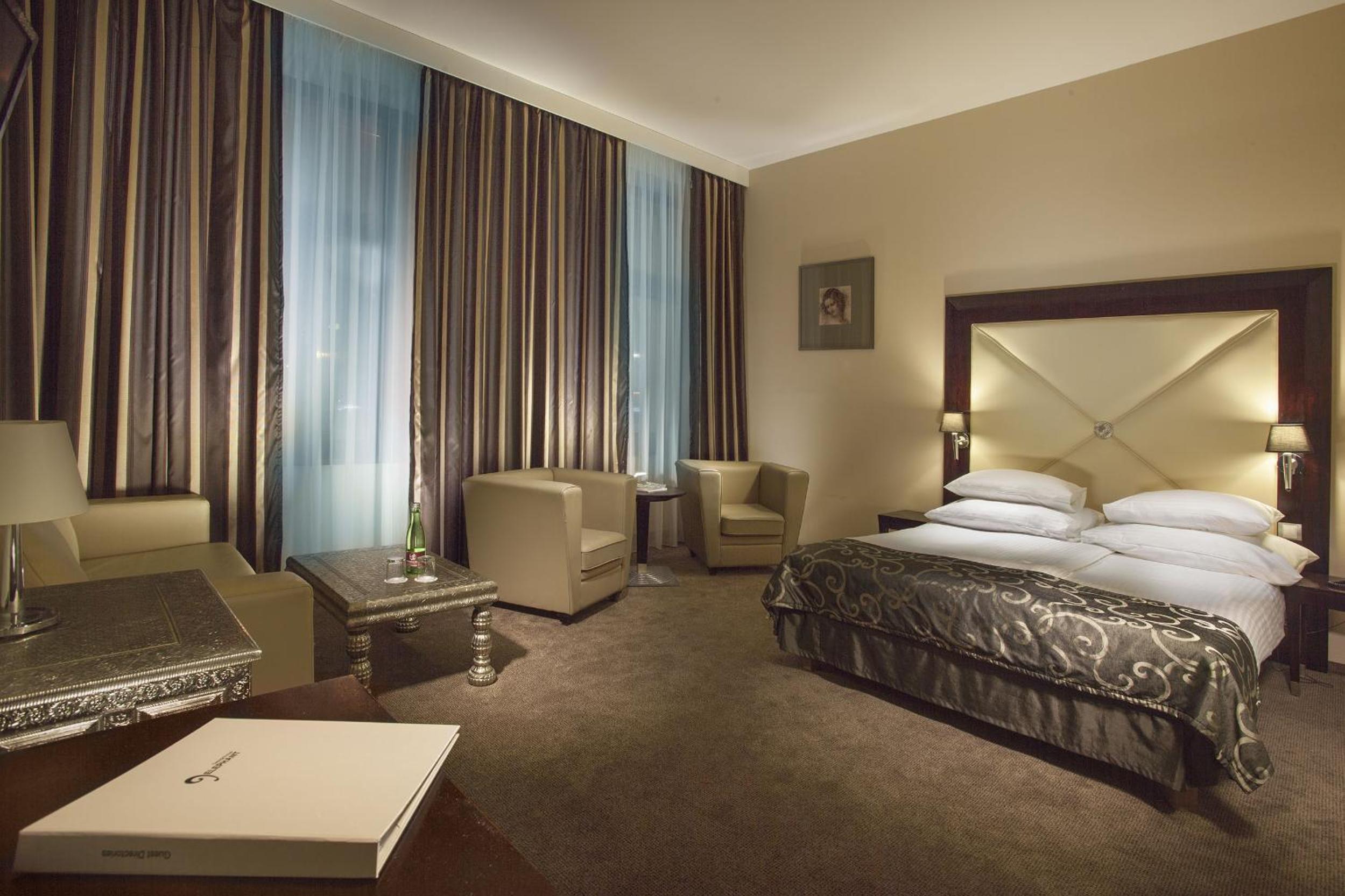 Classic Double or Twin Room - Photo 14