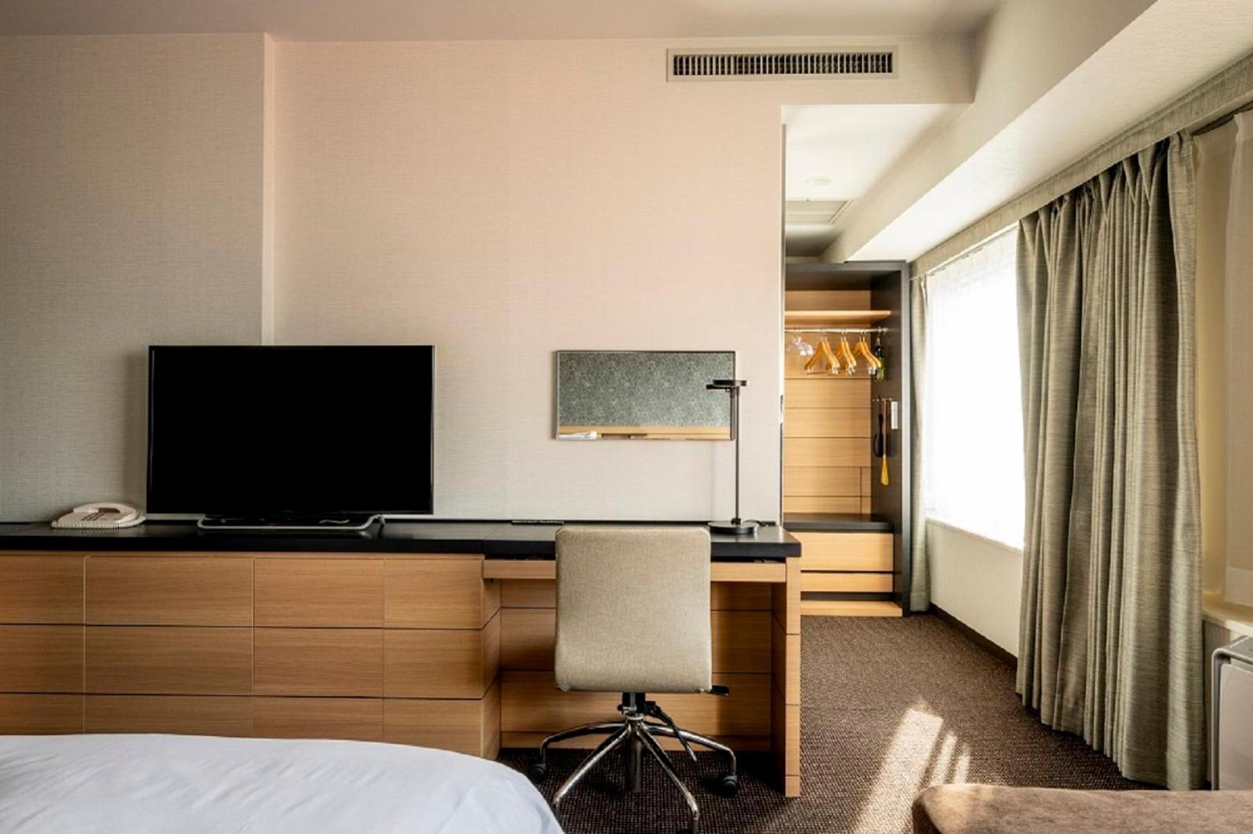 Standard Corner Twin Room - Mid Floor - Photo 4