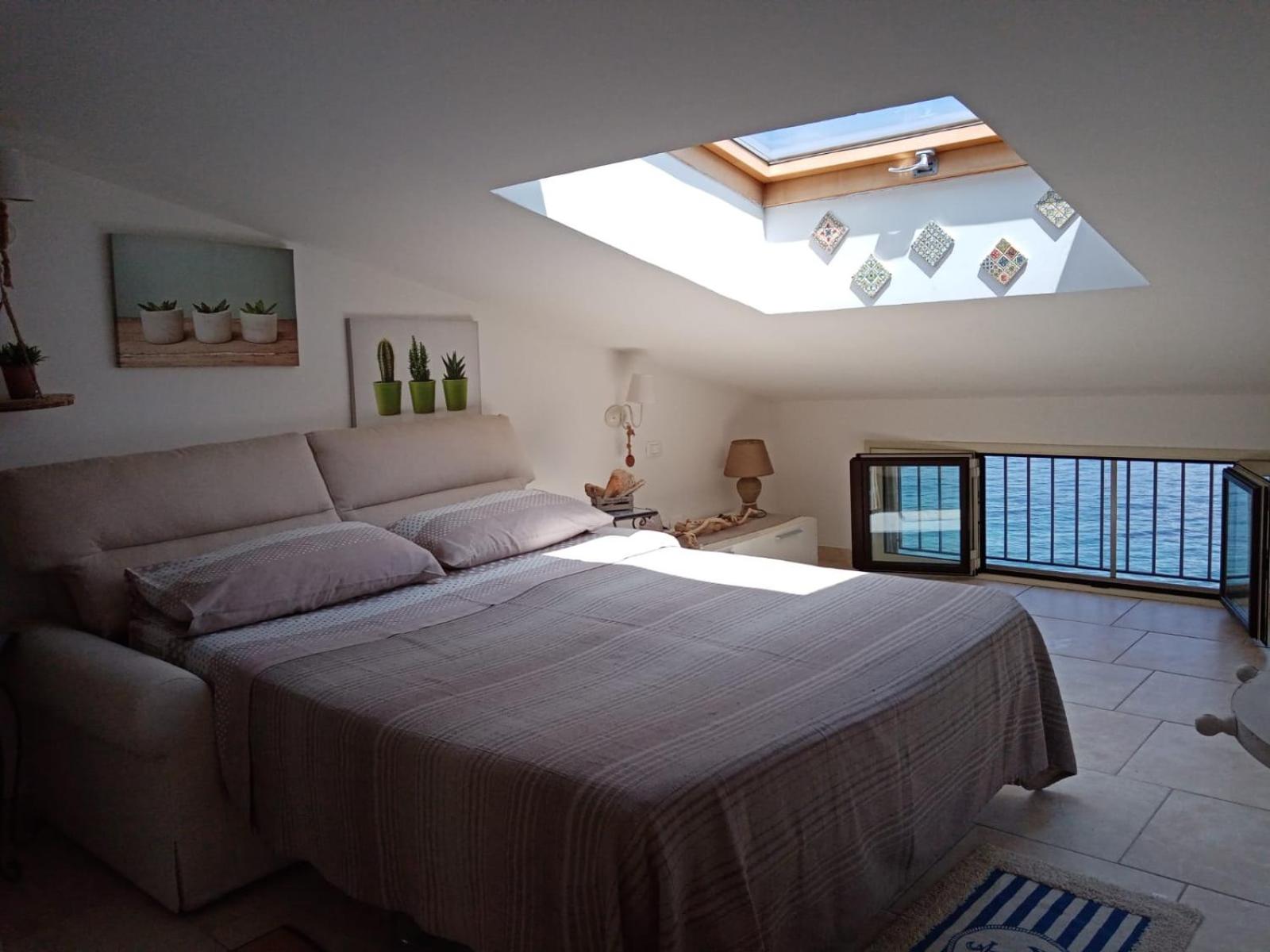 Large Double Room photo 2