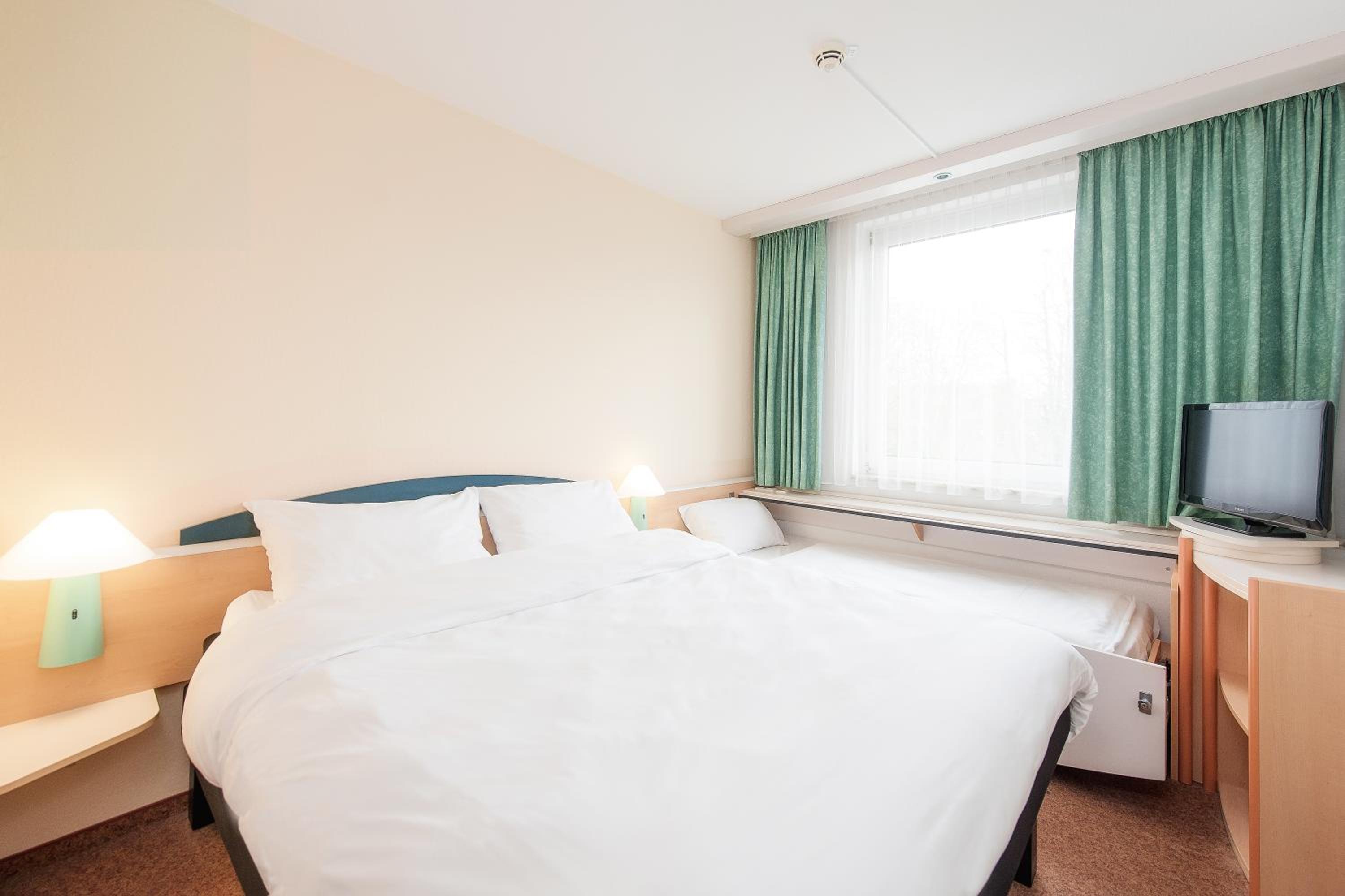 Standard Double Room - Photo 5