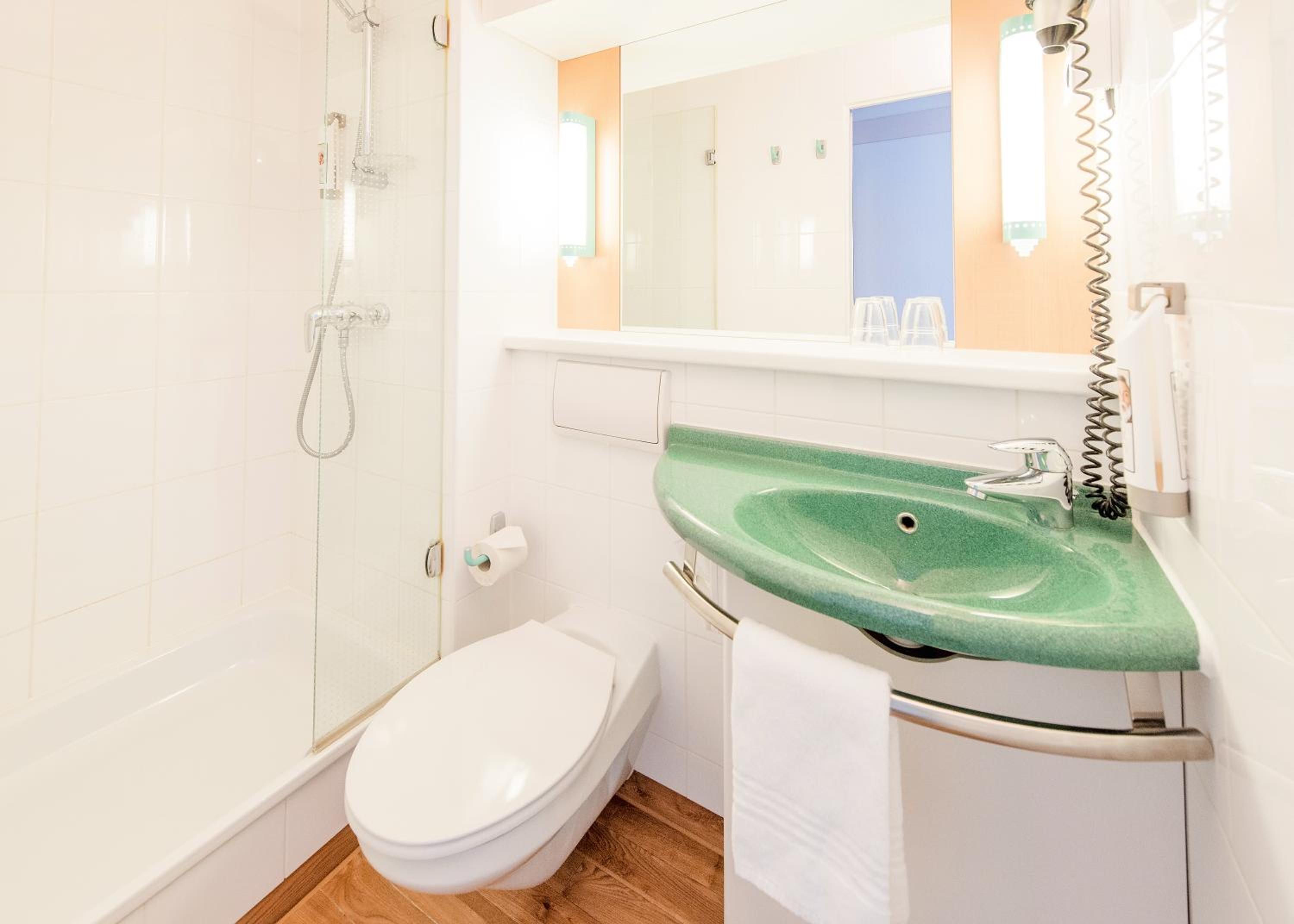 Standard Double Room - Photo 2
