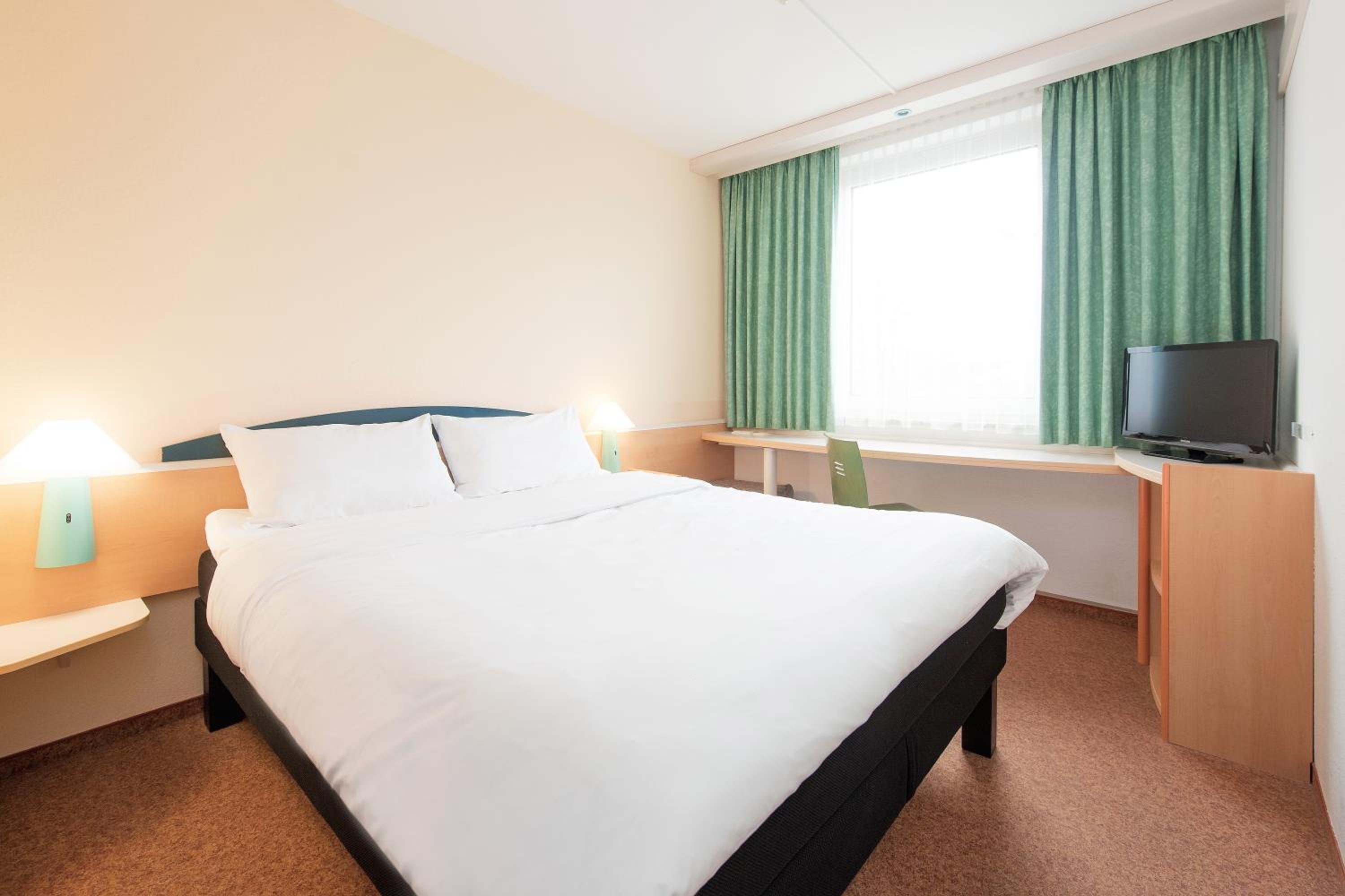 Standard Double Room - Photo 3