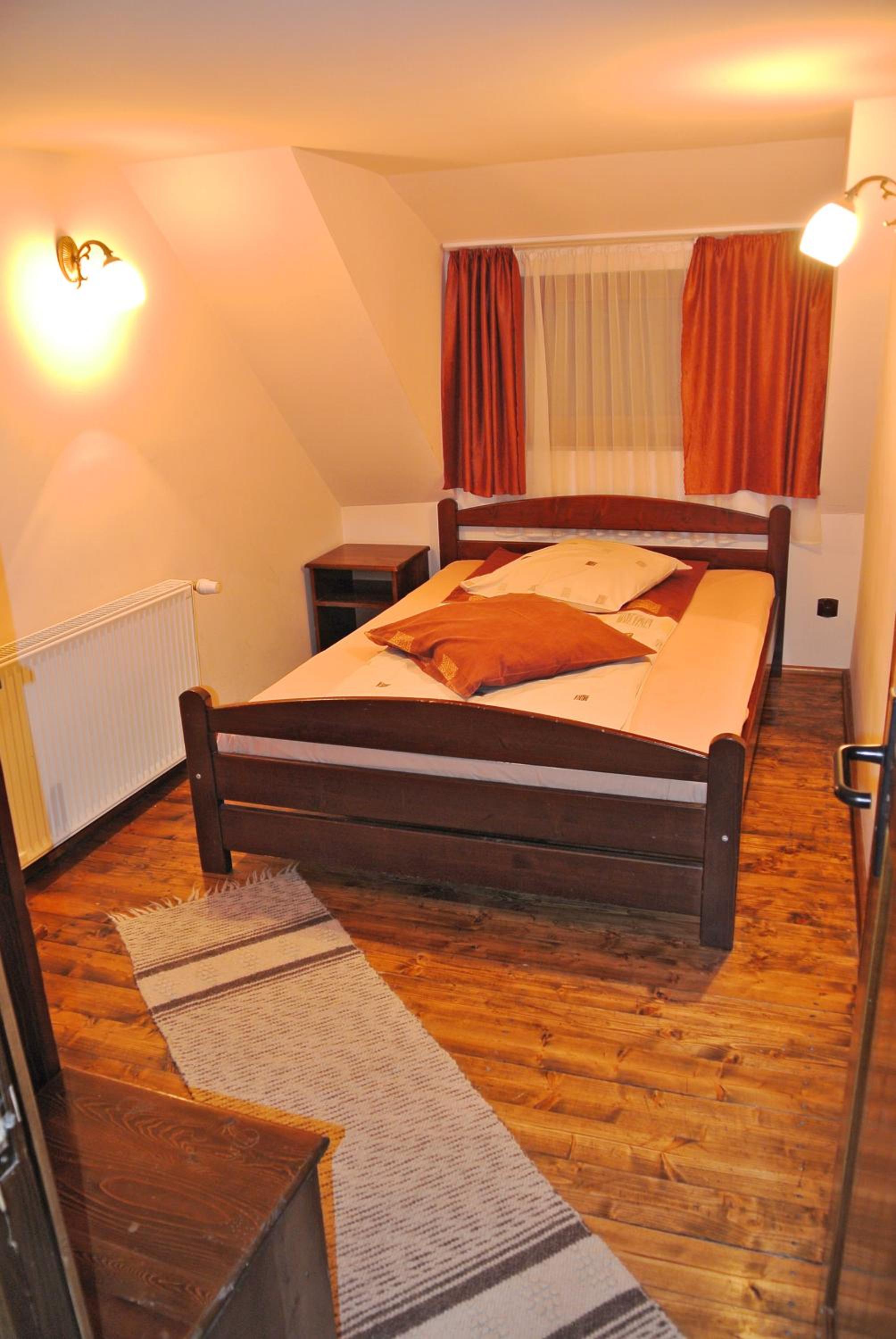 Seven-Bedroom House photo 1