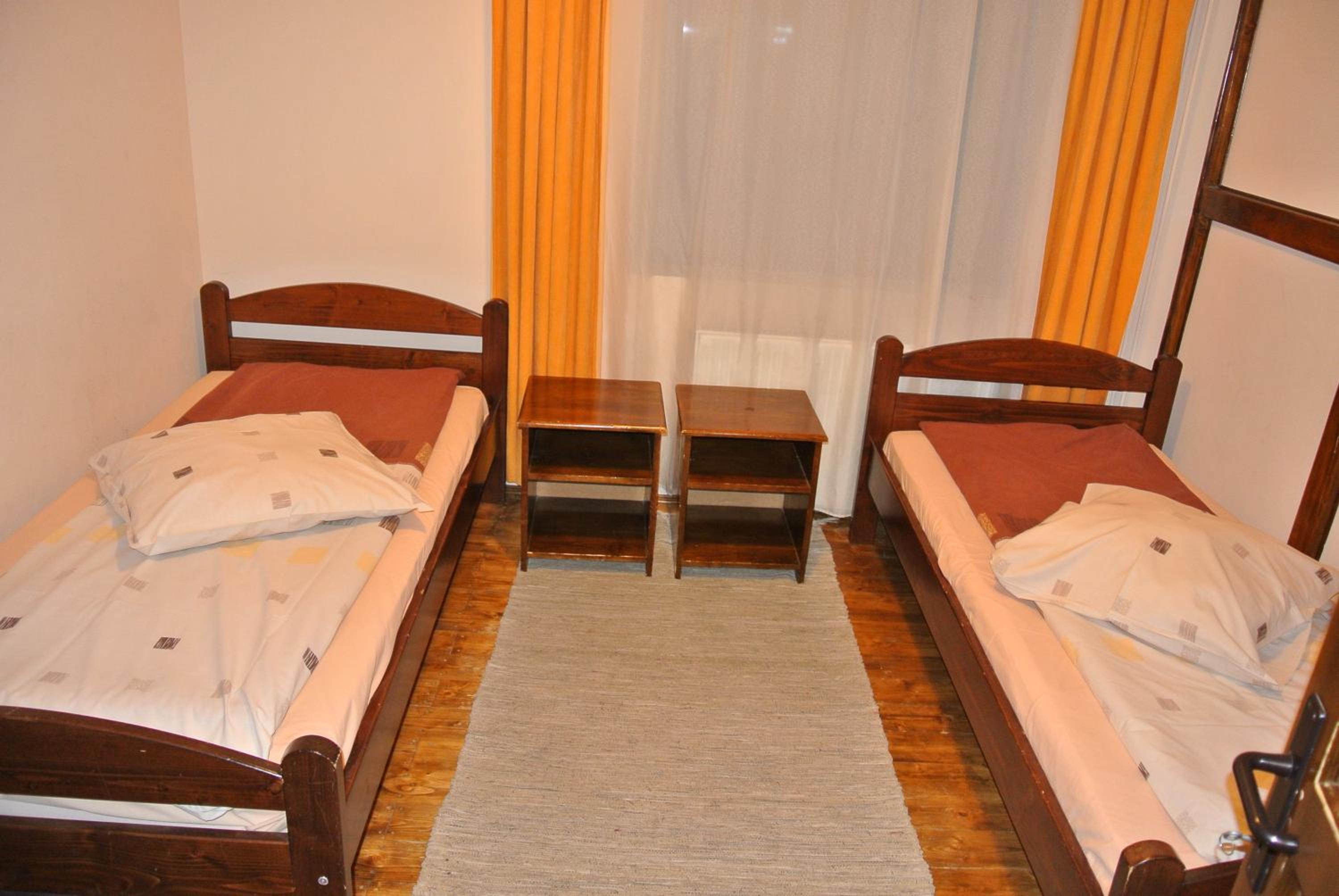 Seven-Bedroom House photo 3