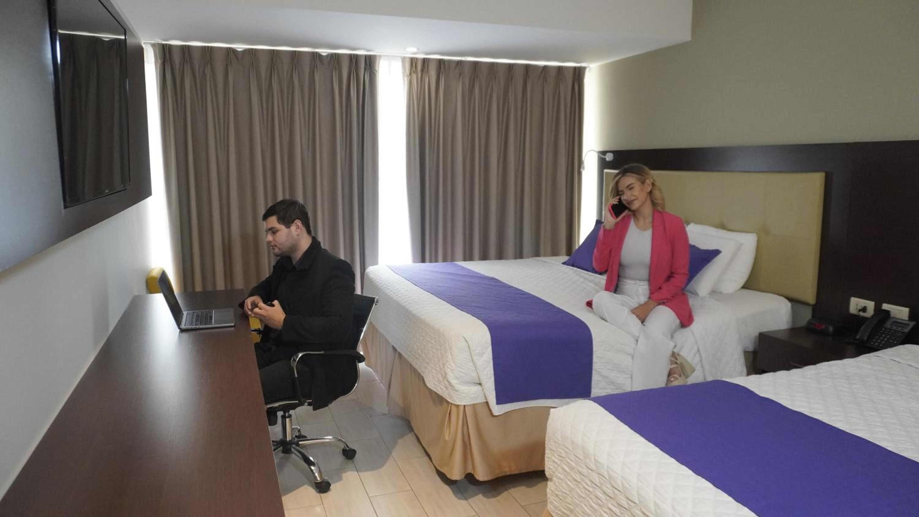 Standard Room with two King beds  - Photo 4