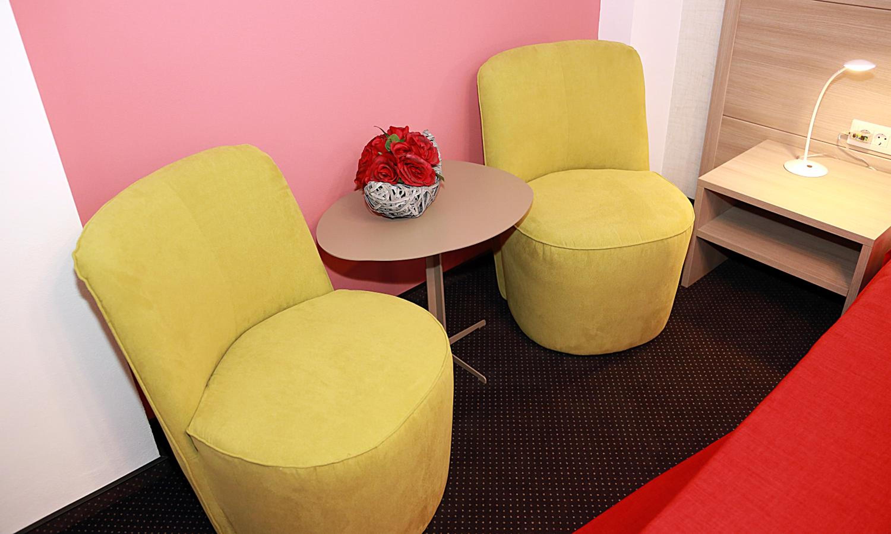 Large Double Room - Photo 22