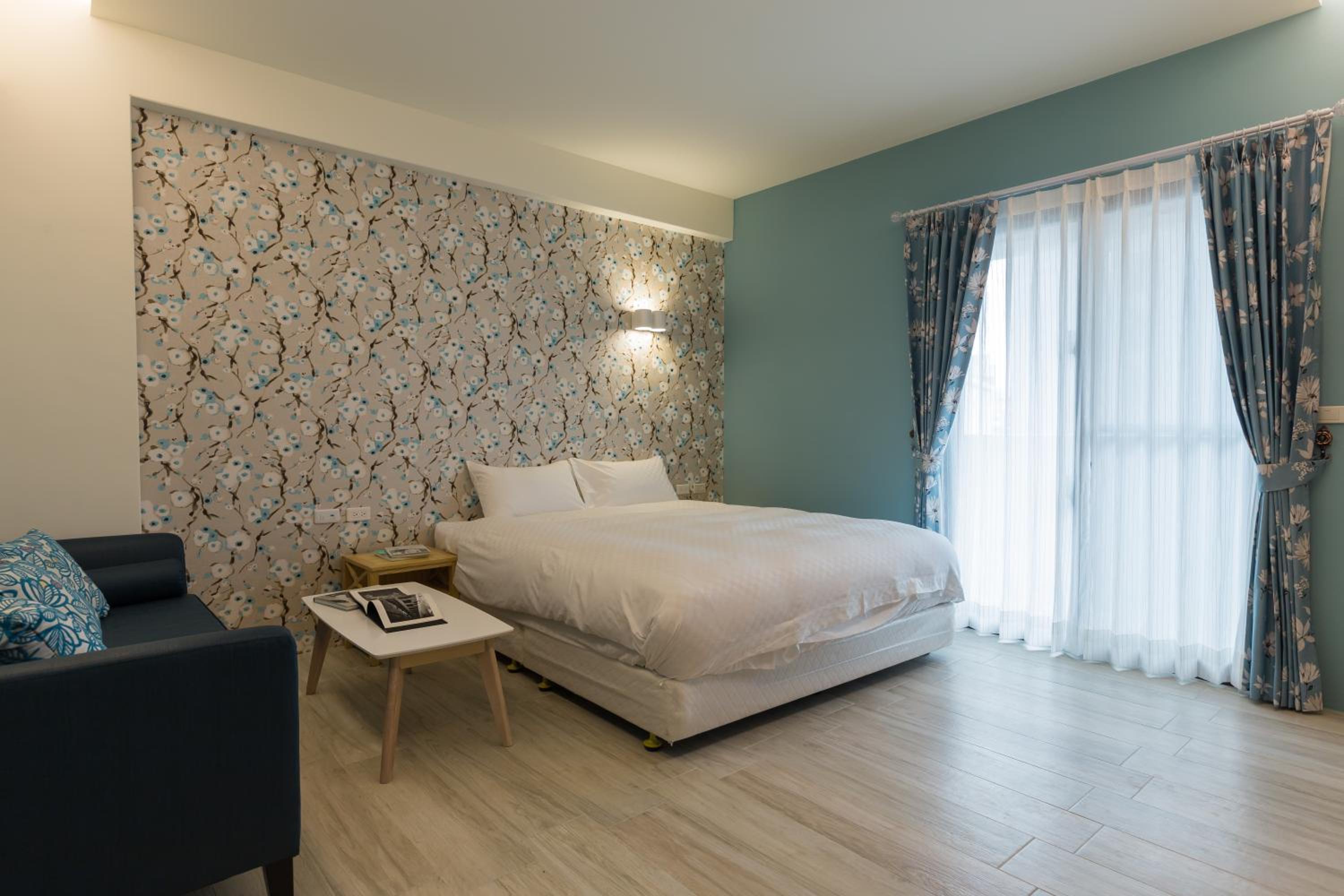Deluxe King Room photo 3