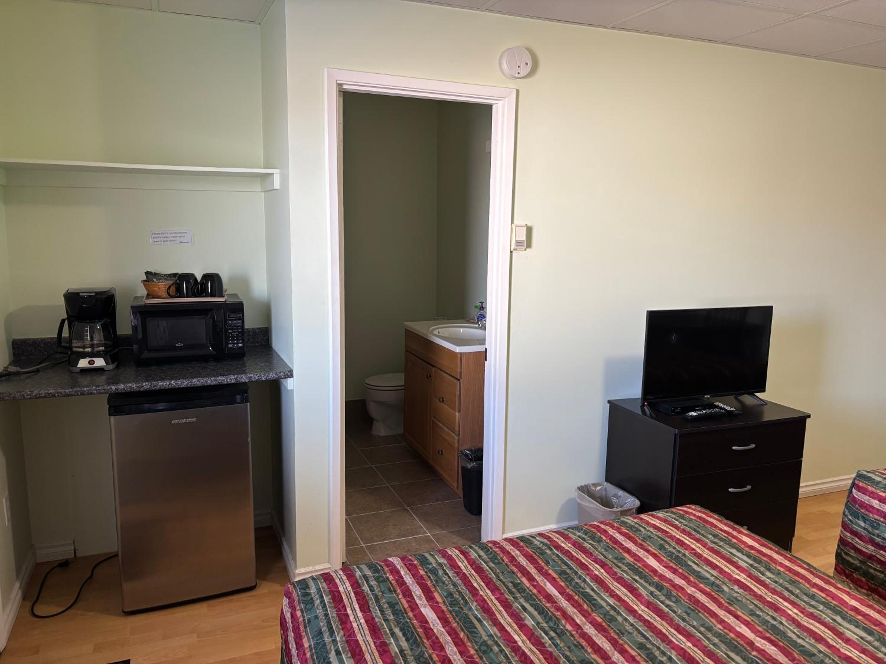 Budget Double Room - Photo 2