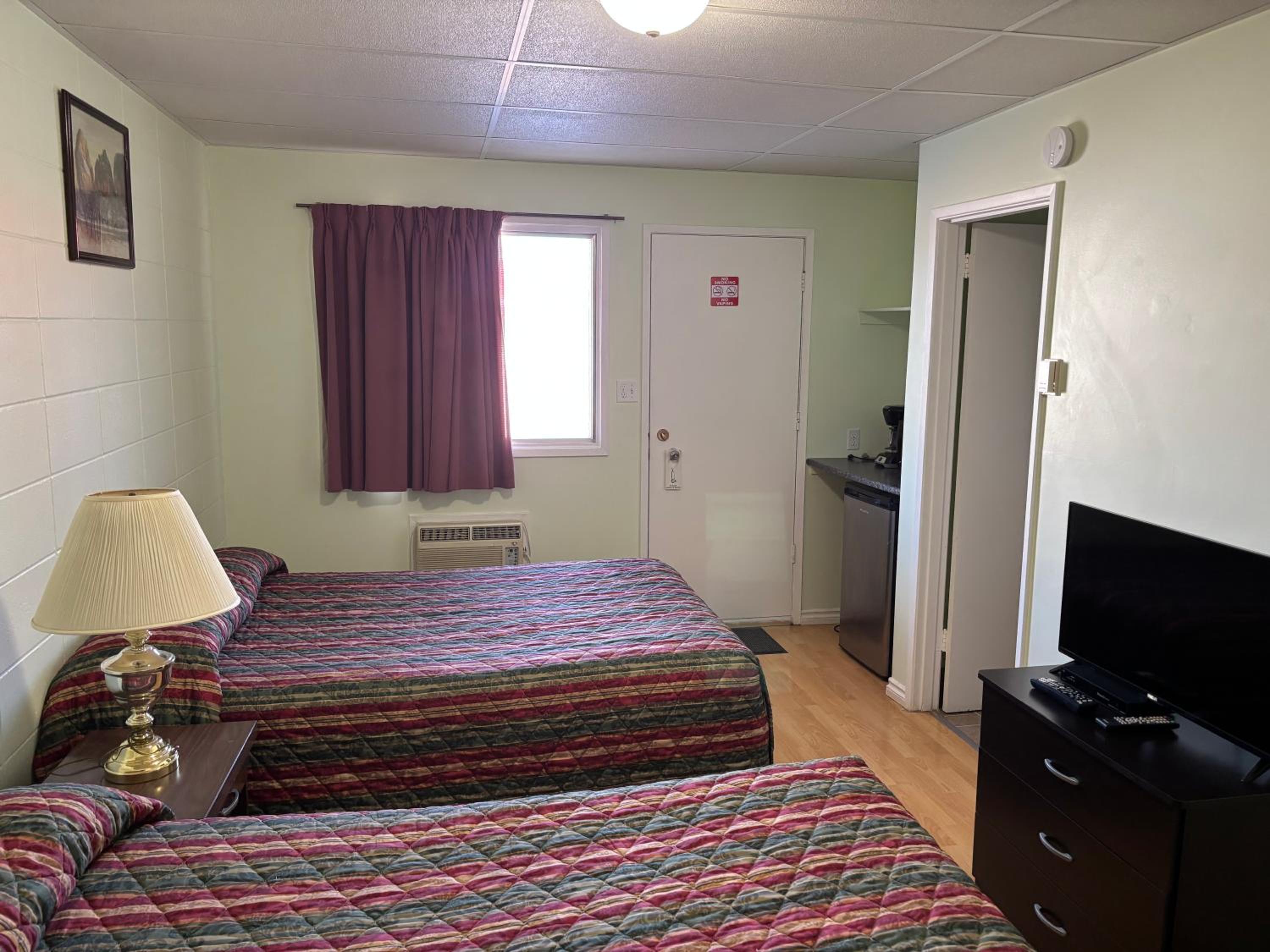Budget Double Room - Photo 4