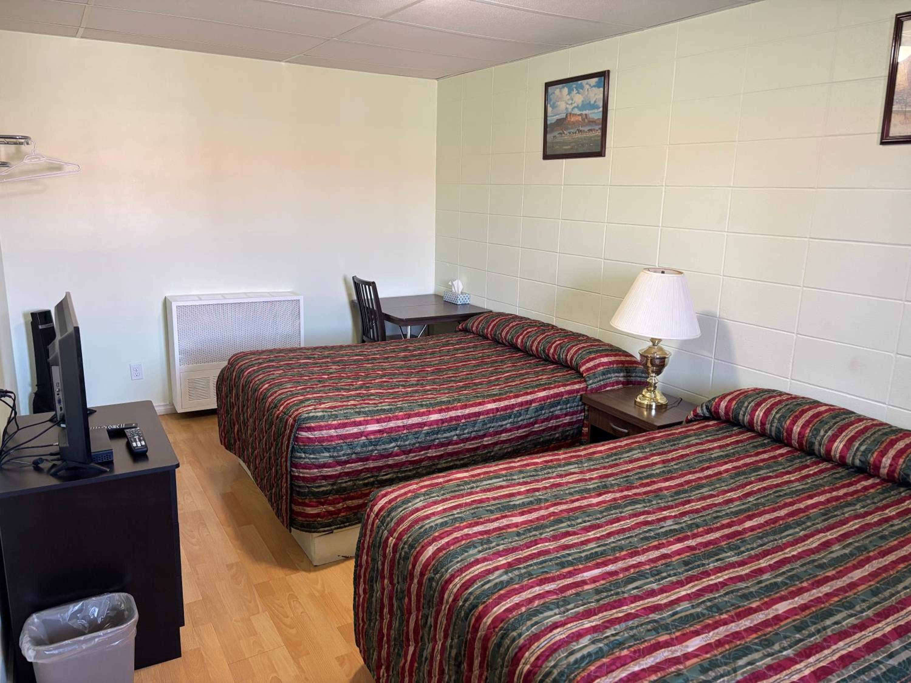 Budget Double Room - Photo 5