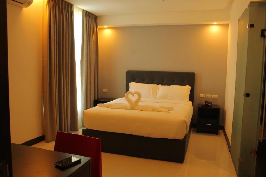 Standard Queen Room