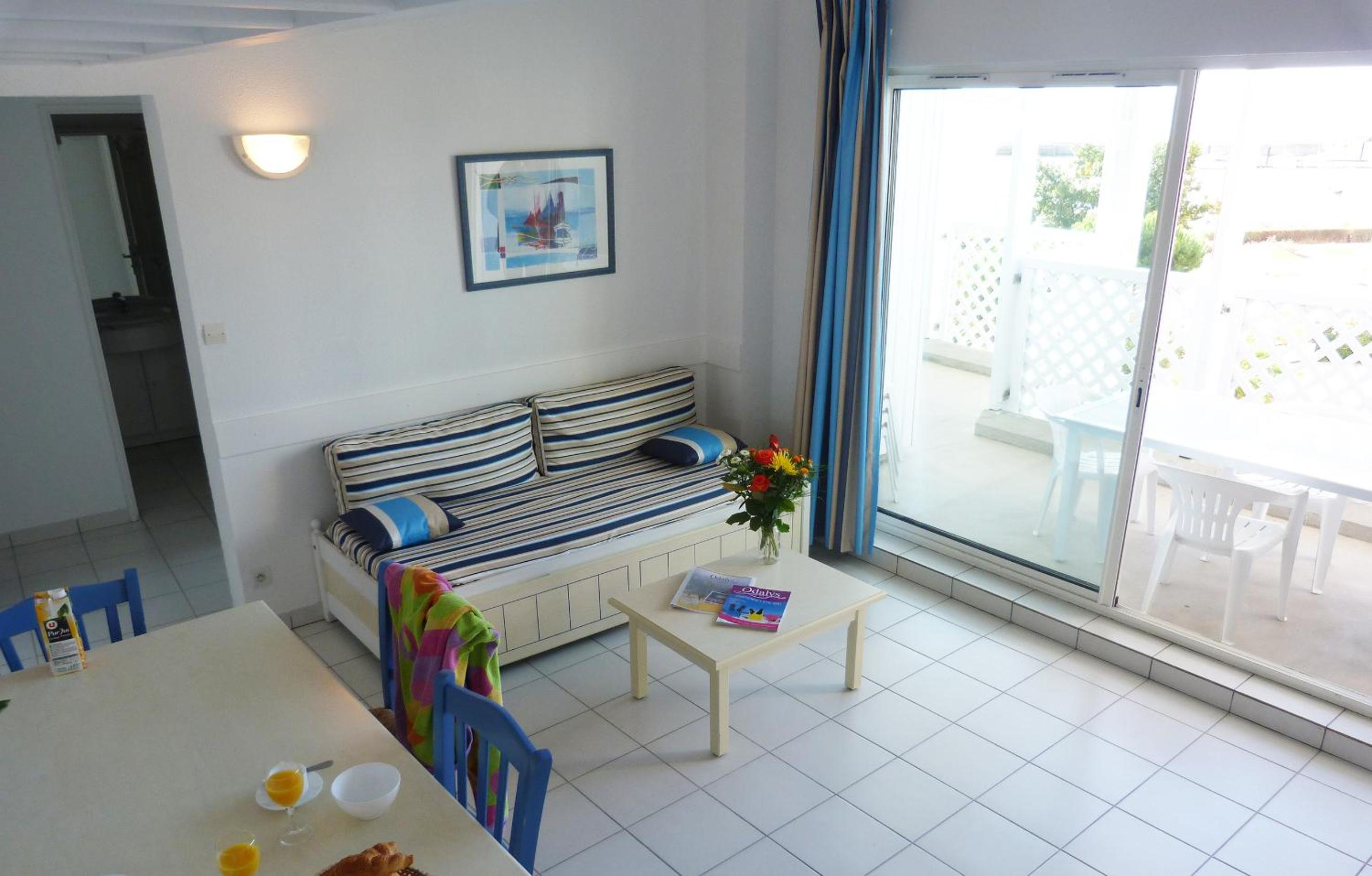 Studio (2-3 Adults) - Sea or Pool Side photo 3