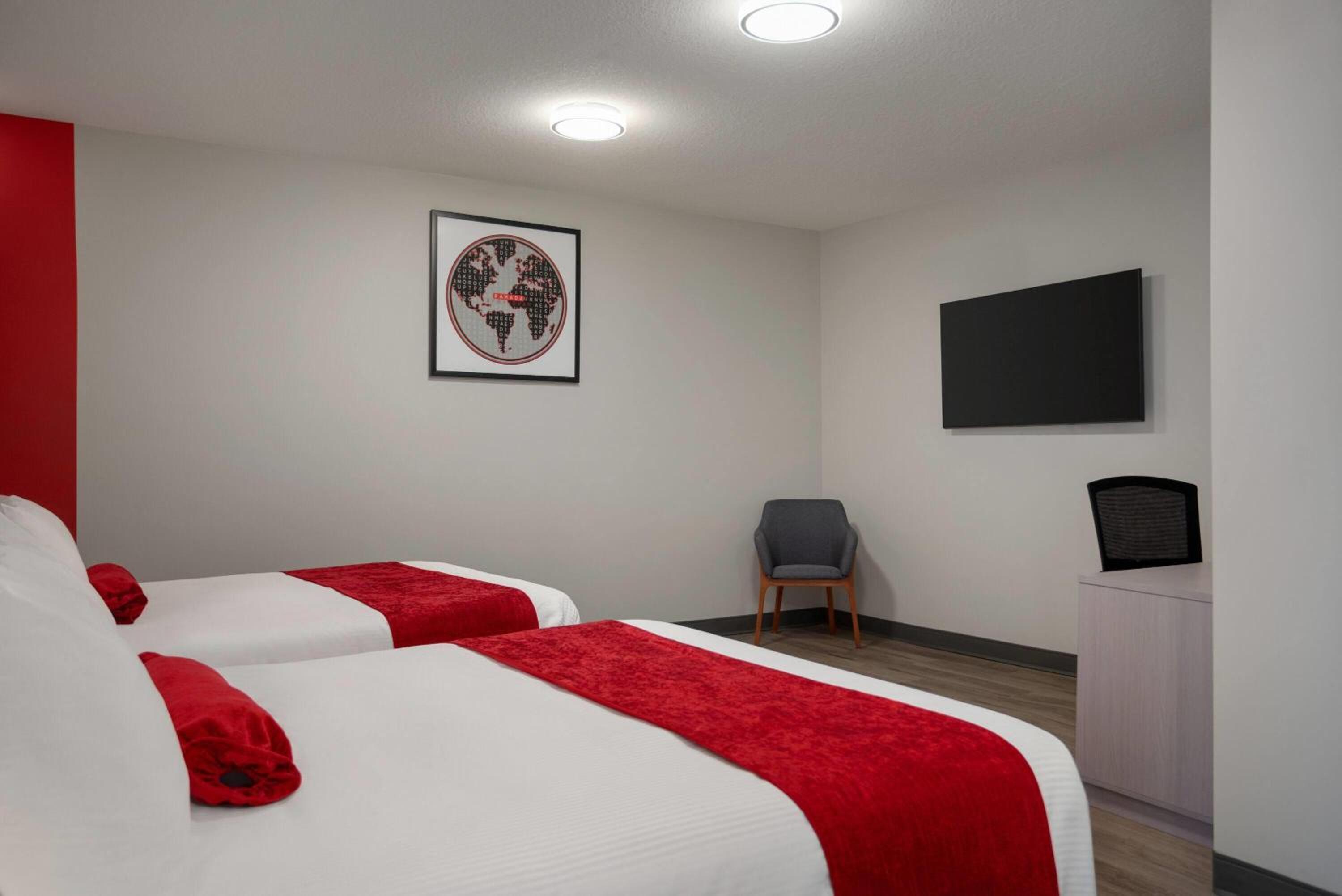 Queen Suite with Two Queen Beds and Kitchenette - Non-Smoking