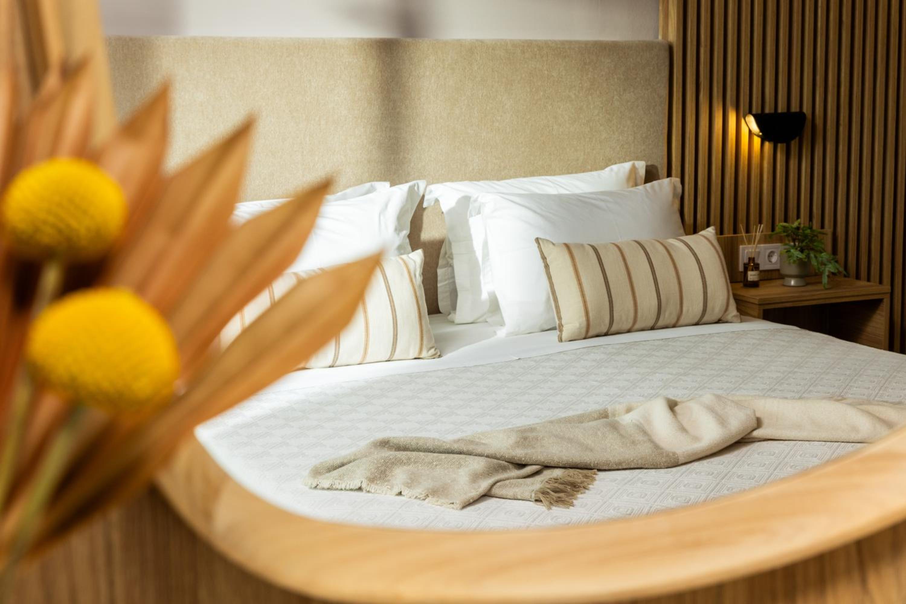 Large Double or Twin Room - Photo 11