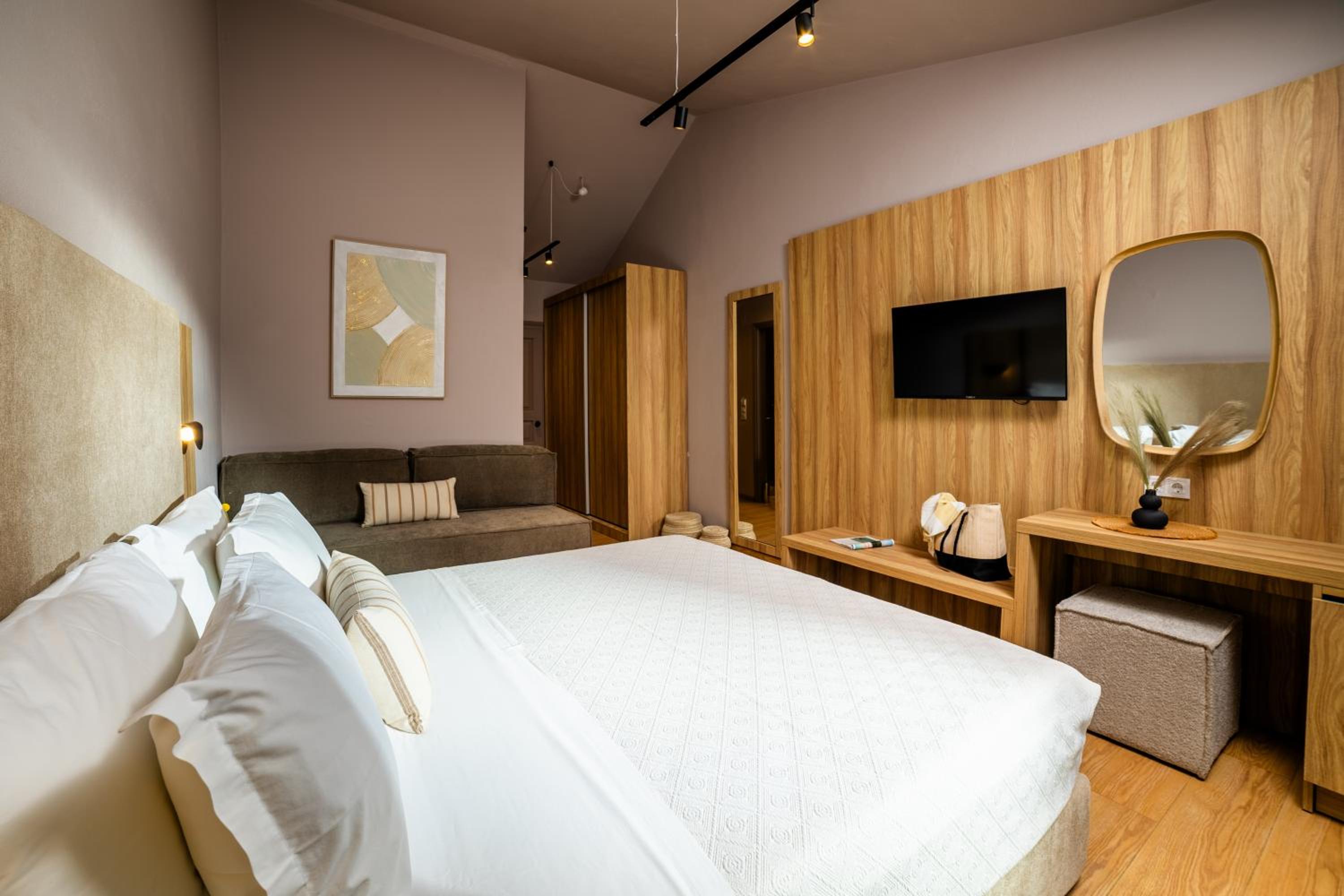 Standard Double or Twin Room - Photo 5