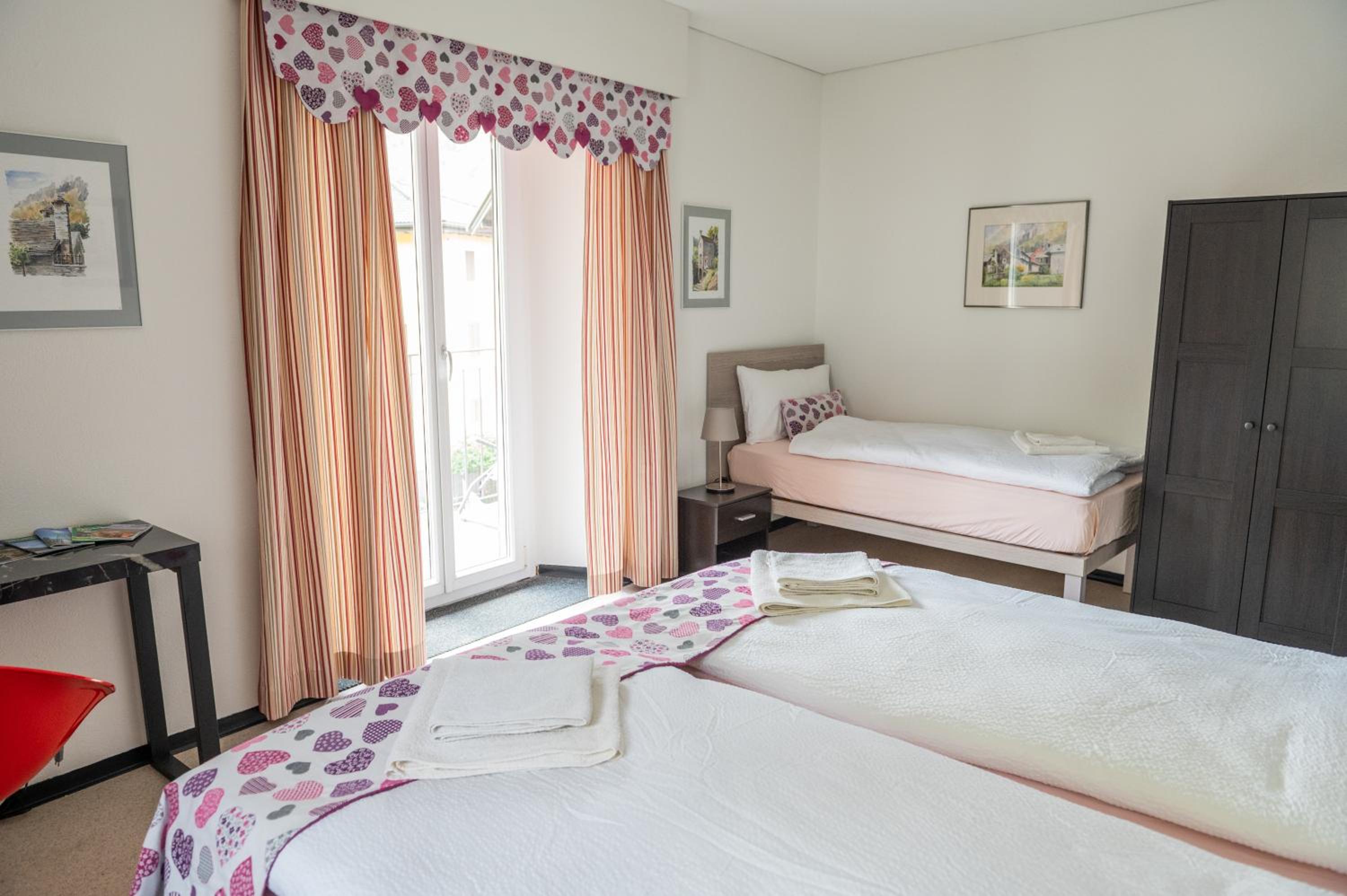 Basic Triple Room photo 3