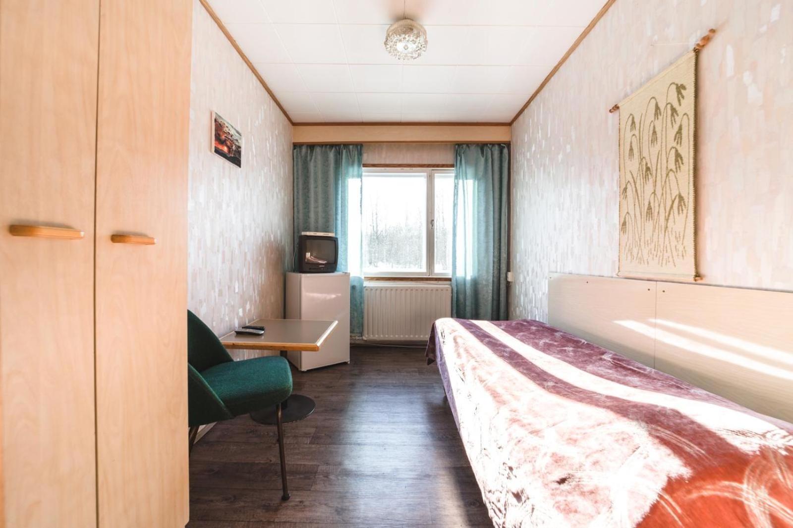 Economy Single Room with Shared Bathroom photo 2