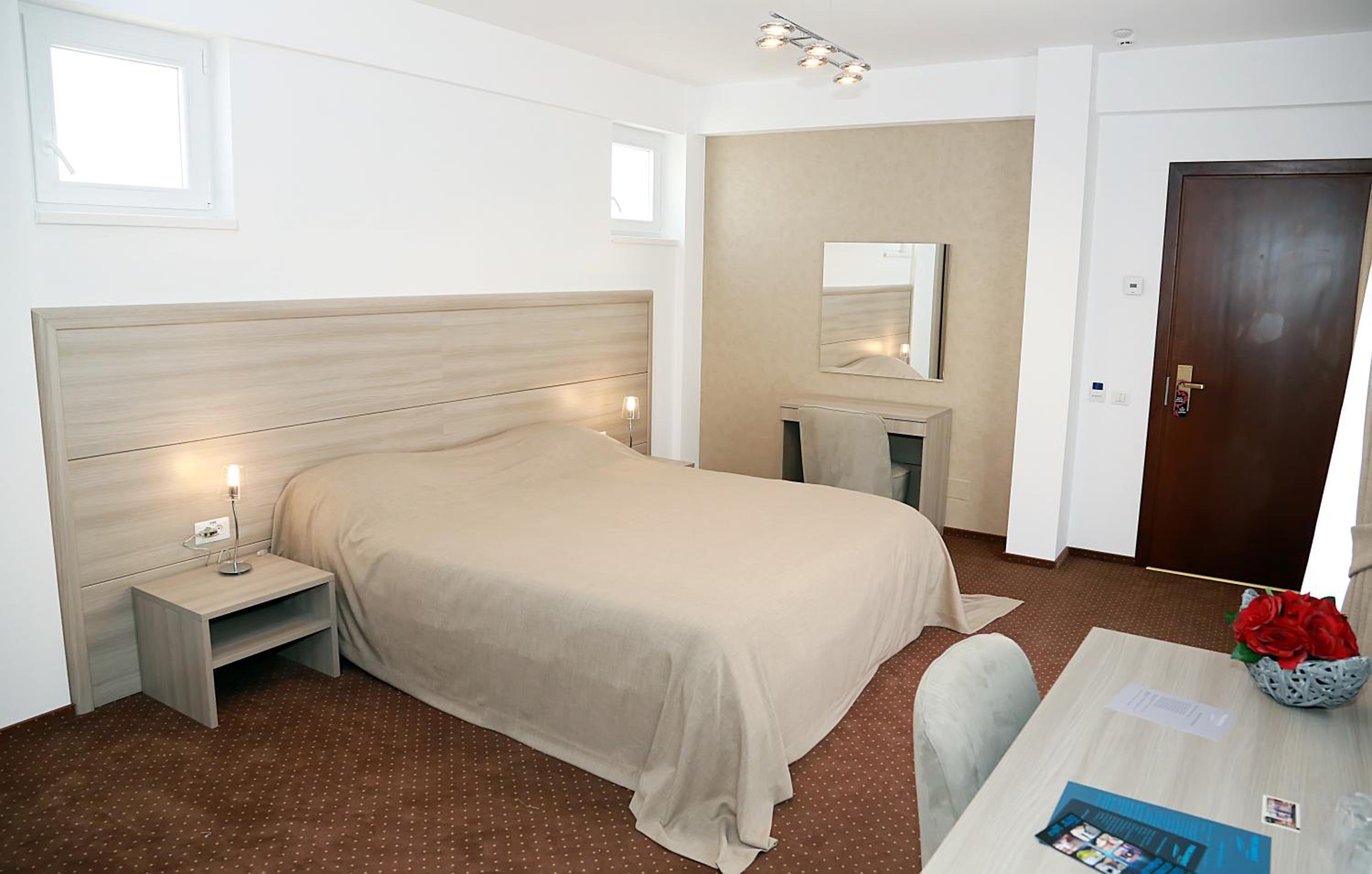 Deluxe Double Room with Terrace - Photo 1