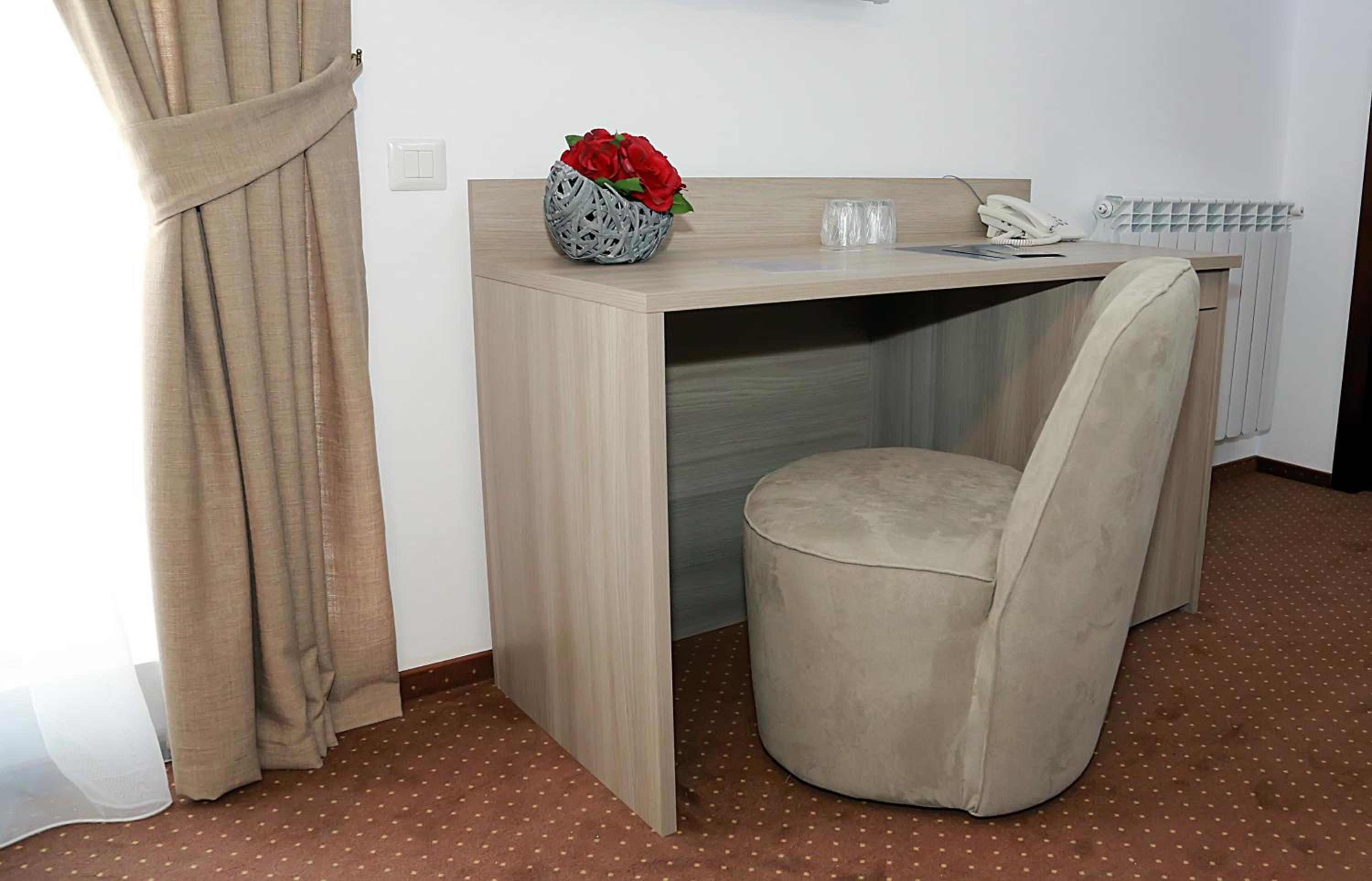 Deluxe Double Room with Terrace - Photo 3