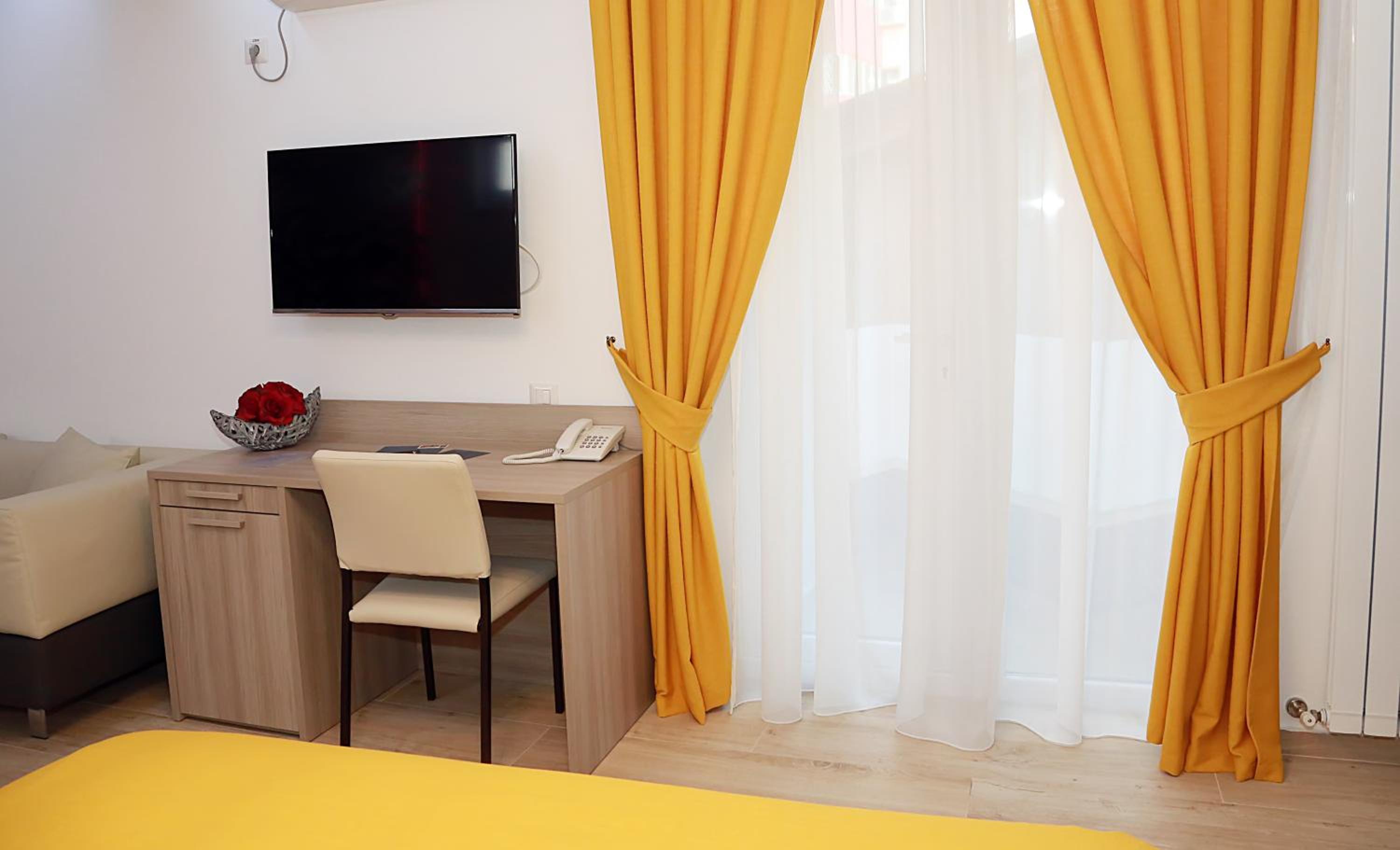 Deluxe Double Room with Spa Bath  - Photo 5