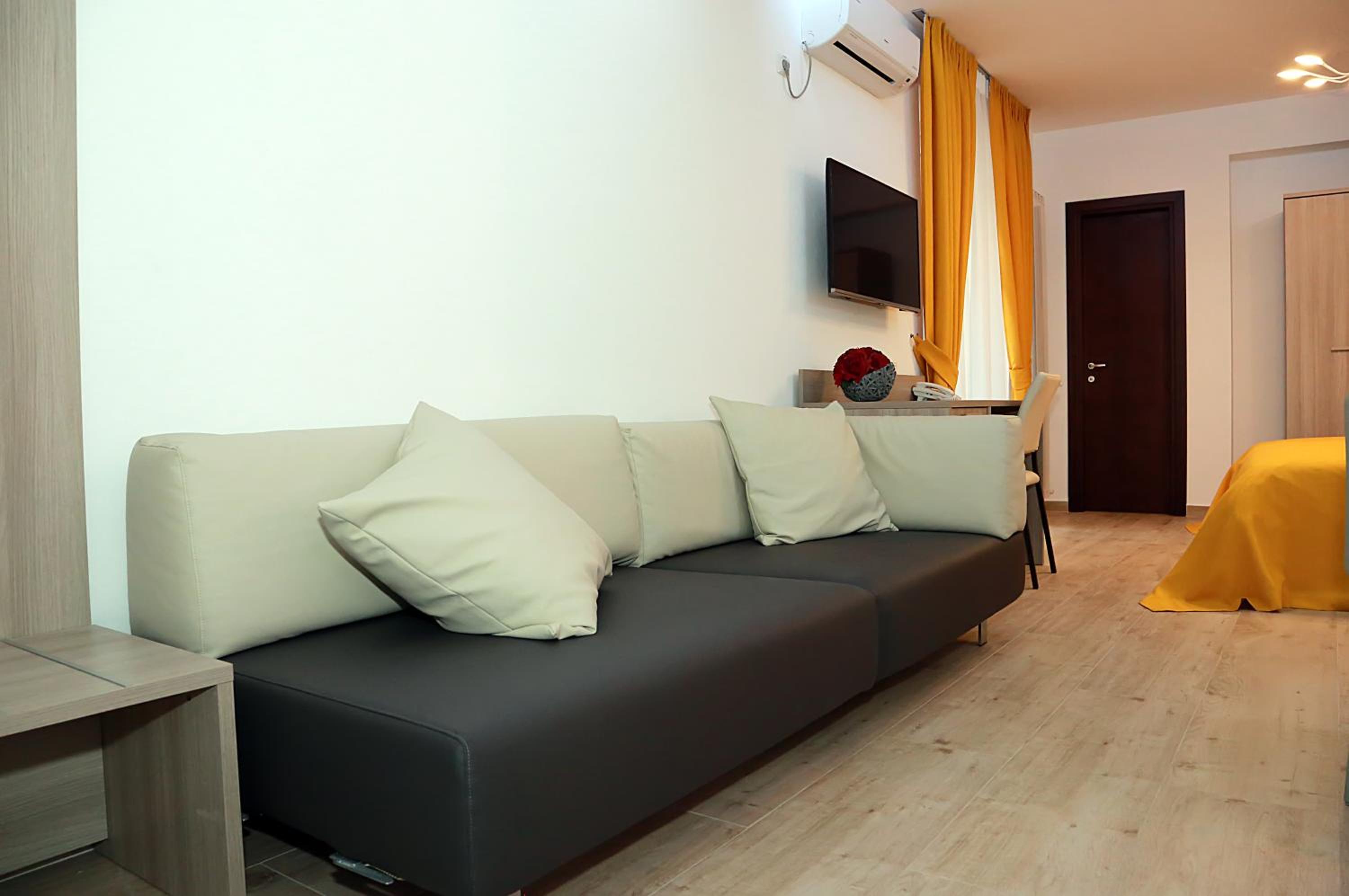 Deluxe Double Room with Spa Bath  - Photo 4