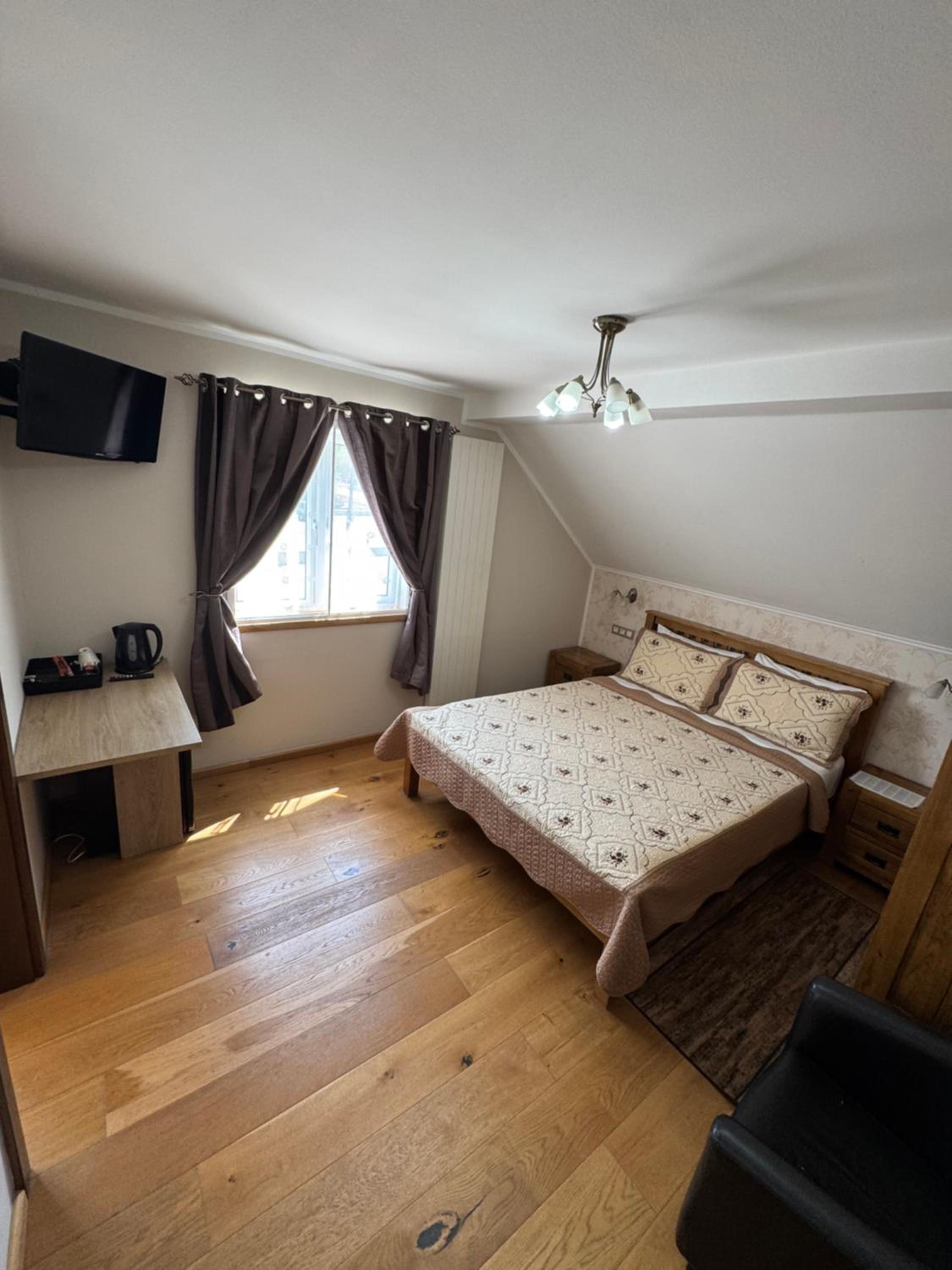 Double Room - Photo 13