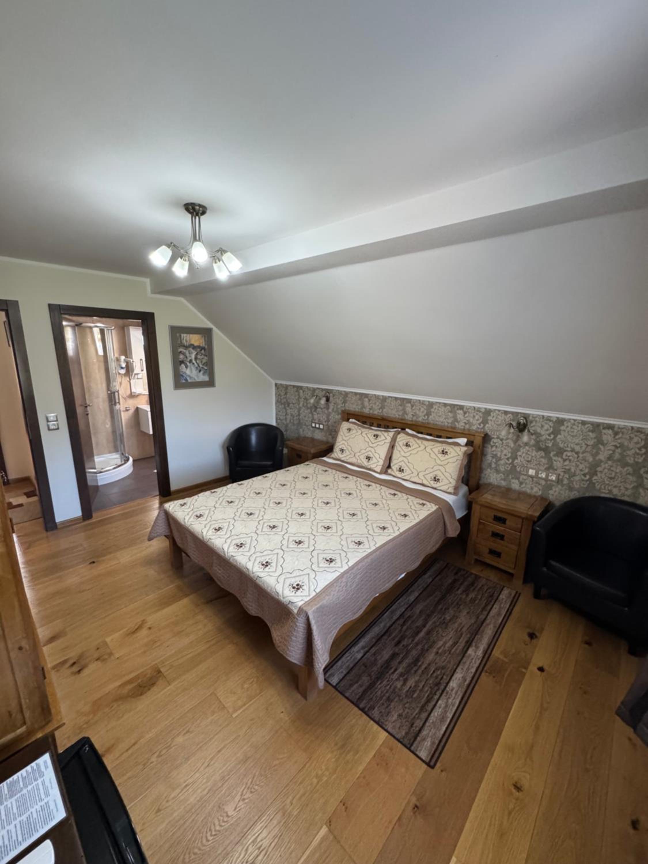 Double Room - Photo 16