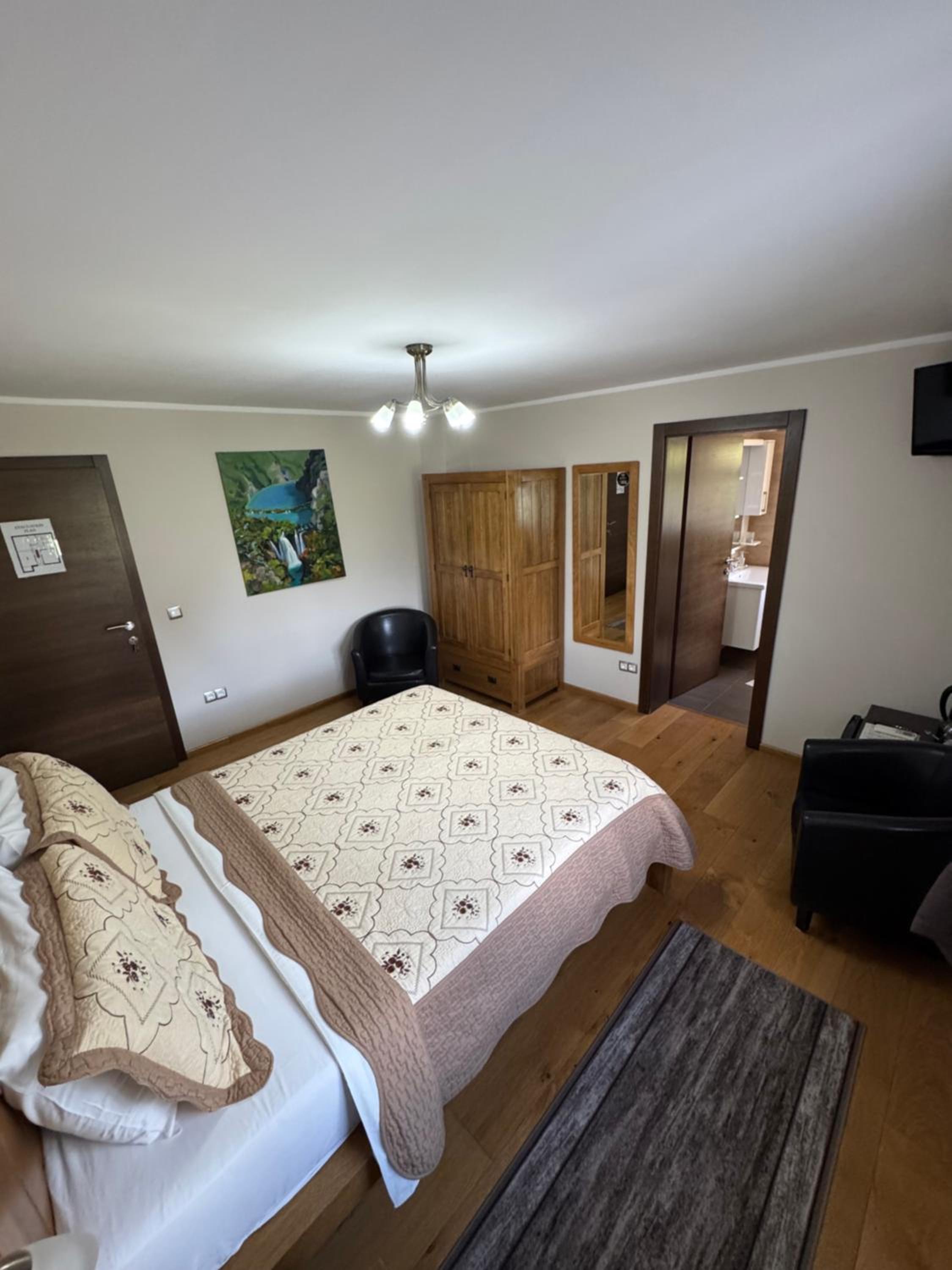 Double Room - Photo 1