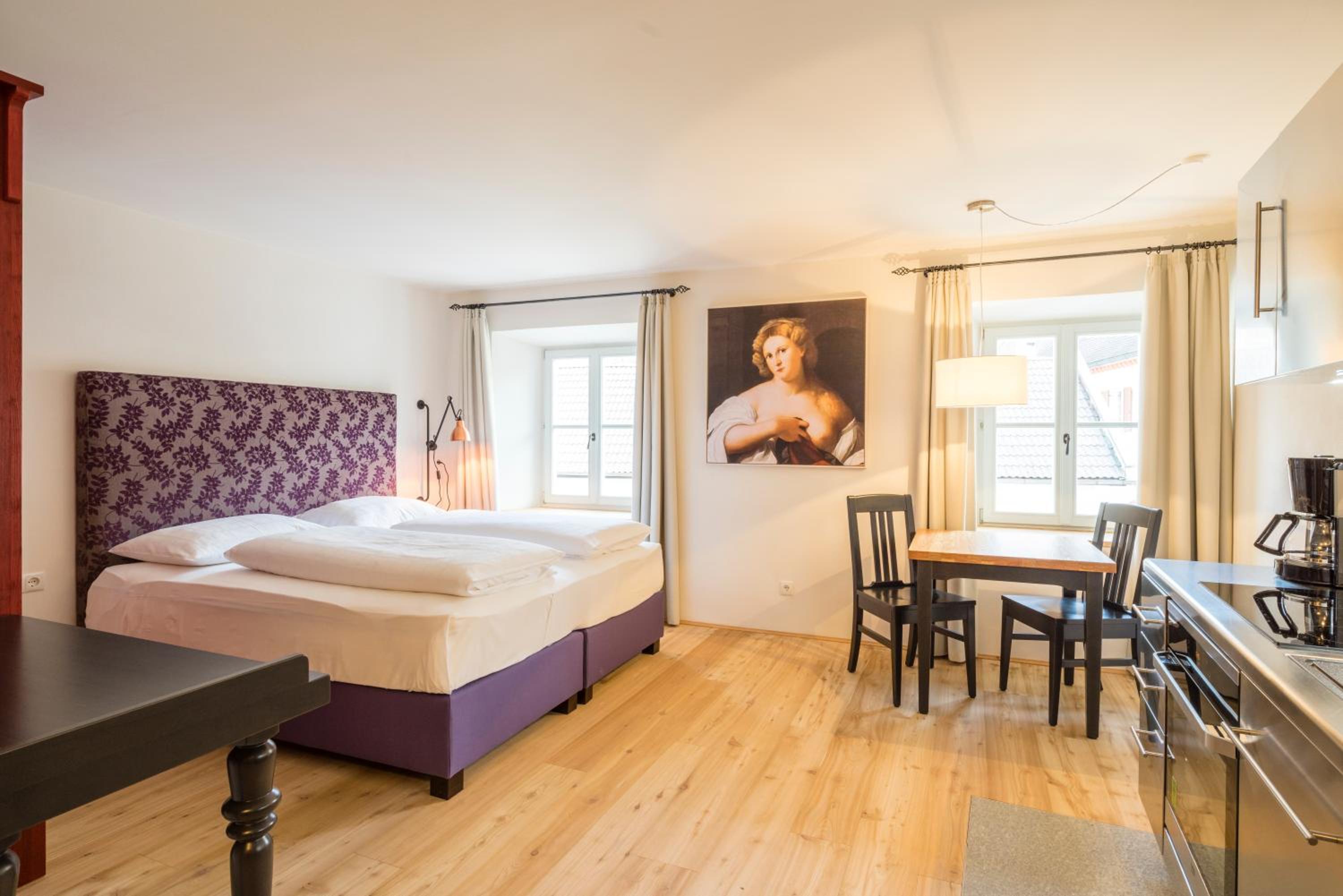 Studio Apartment - Photo 4