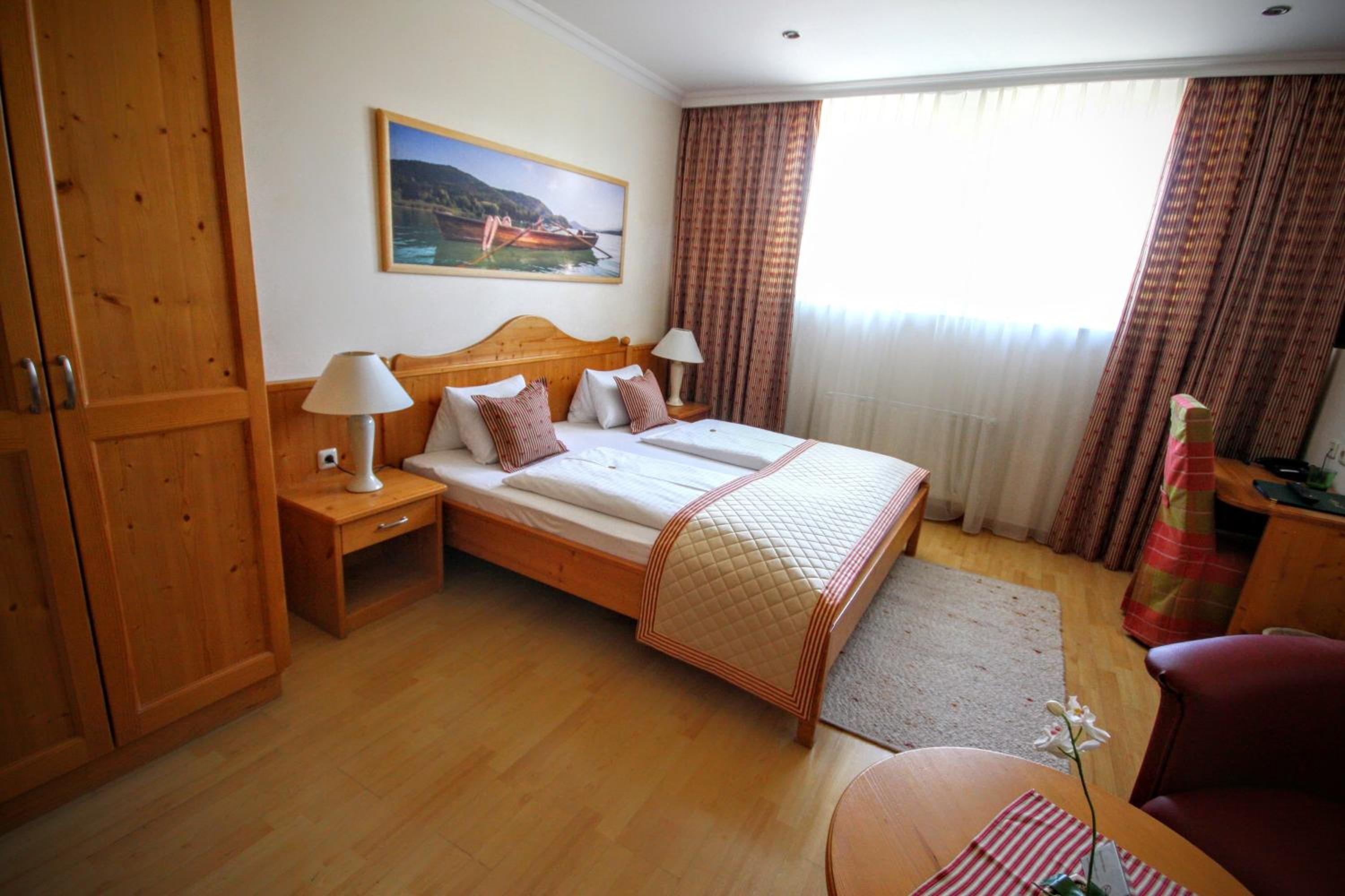 Double Room - Photo 5