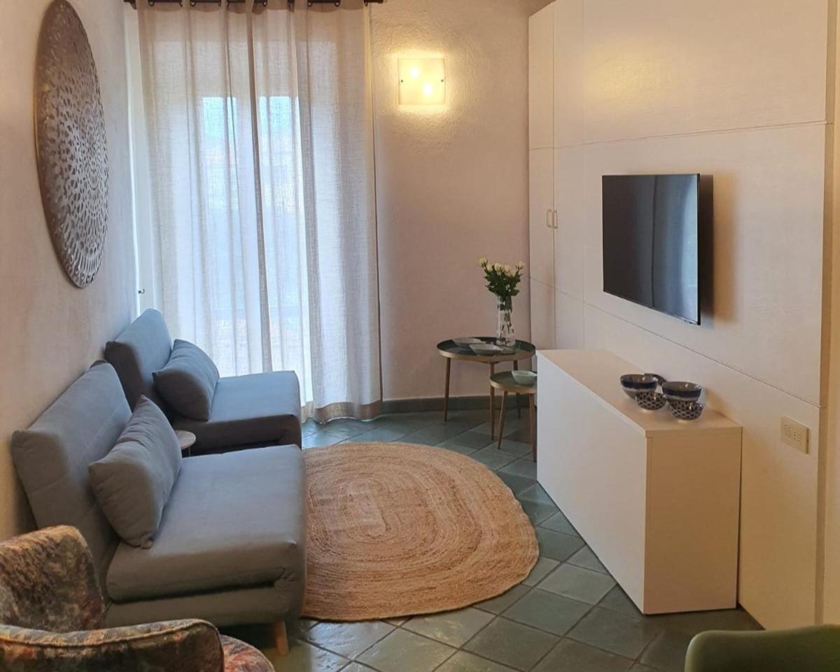 One-Bedroom Apartment with City View photo 3
