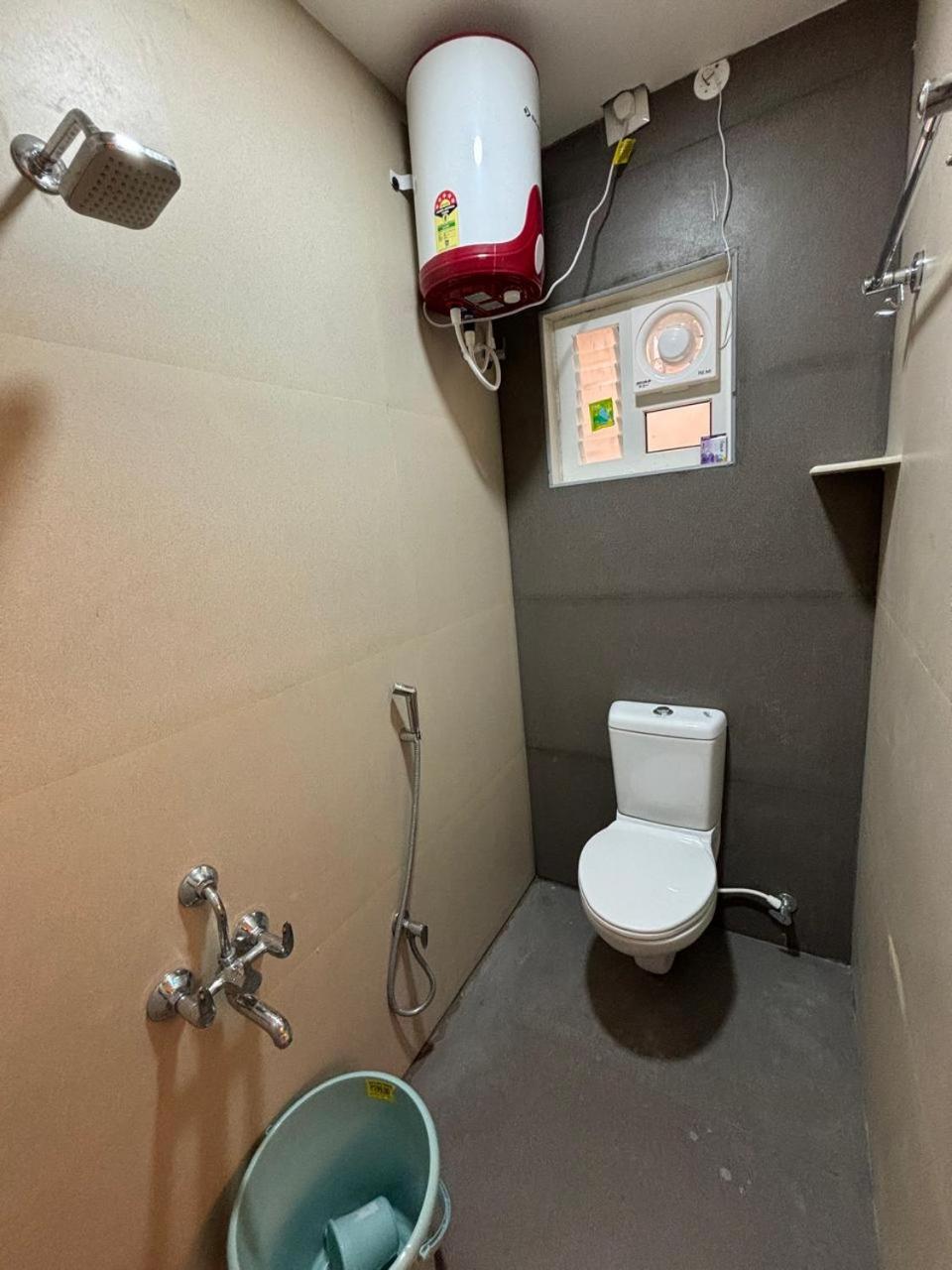 Studio Apartment photo 3