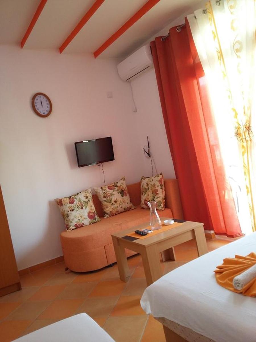 One-Bedroom Apartment (3 Adults)