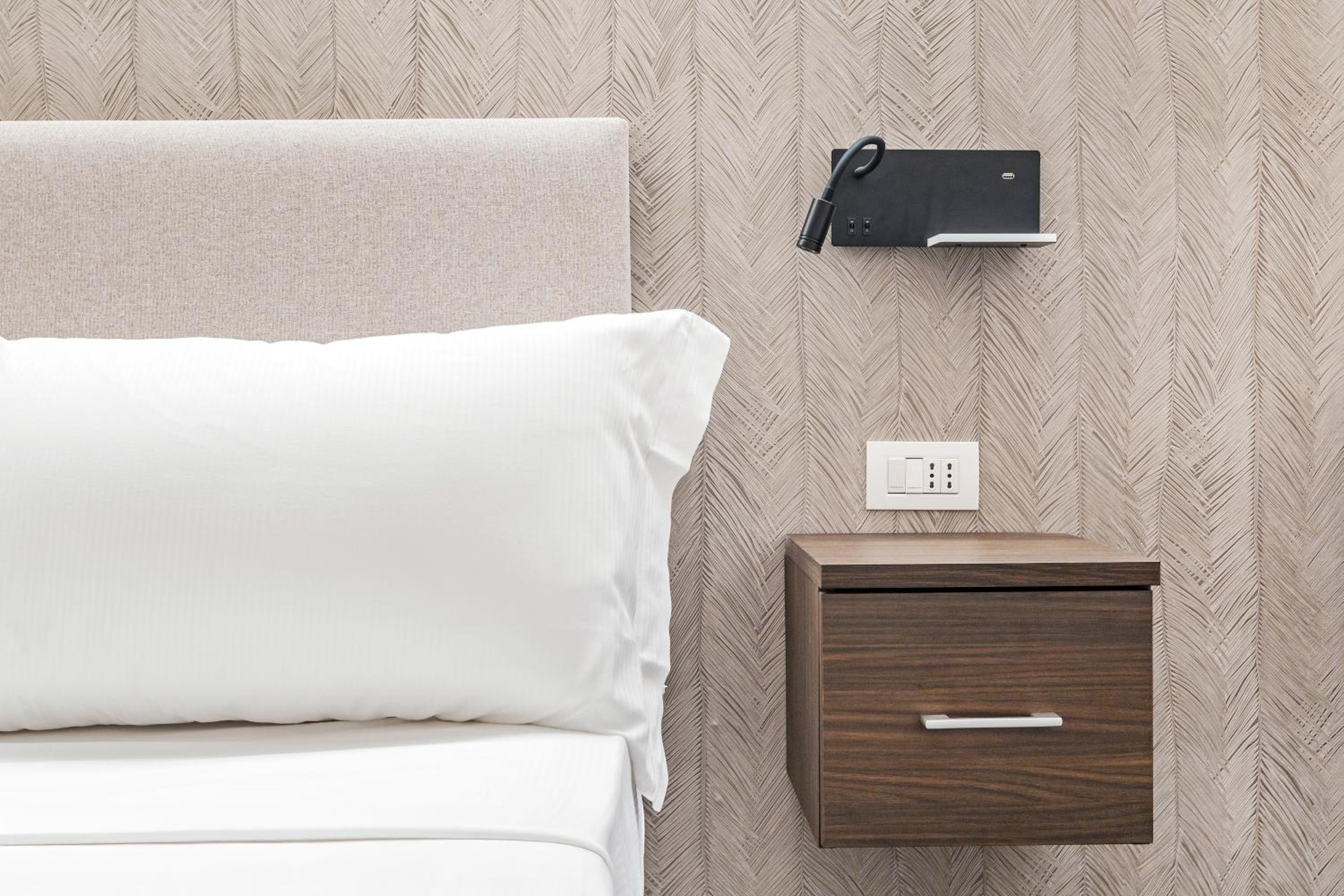 Deluxe Single Room