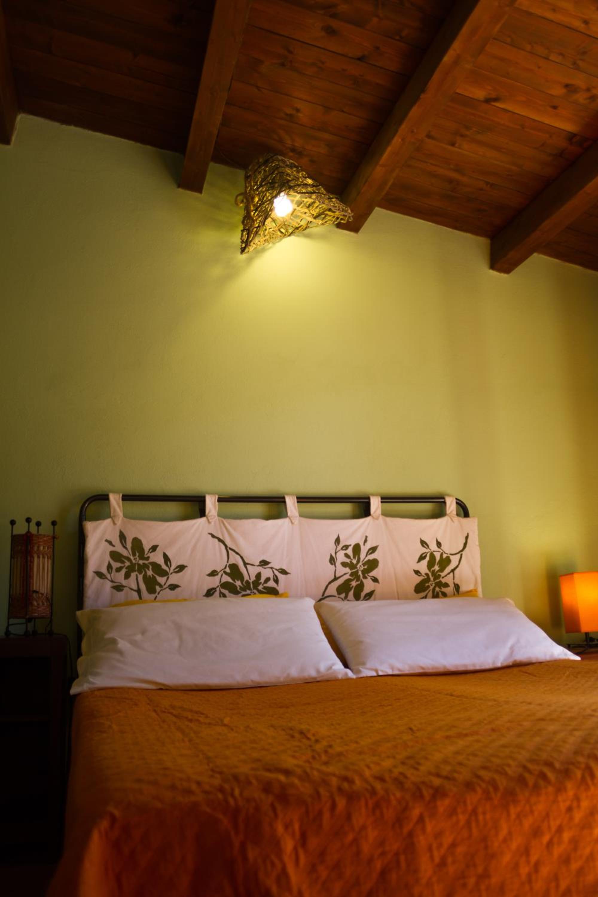 Double Room with Shared Bathroom photo 3