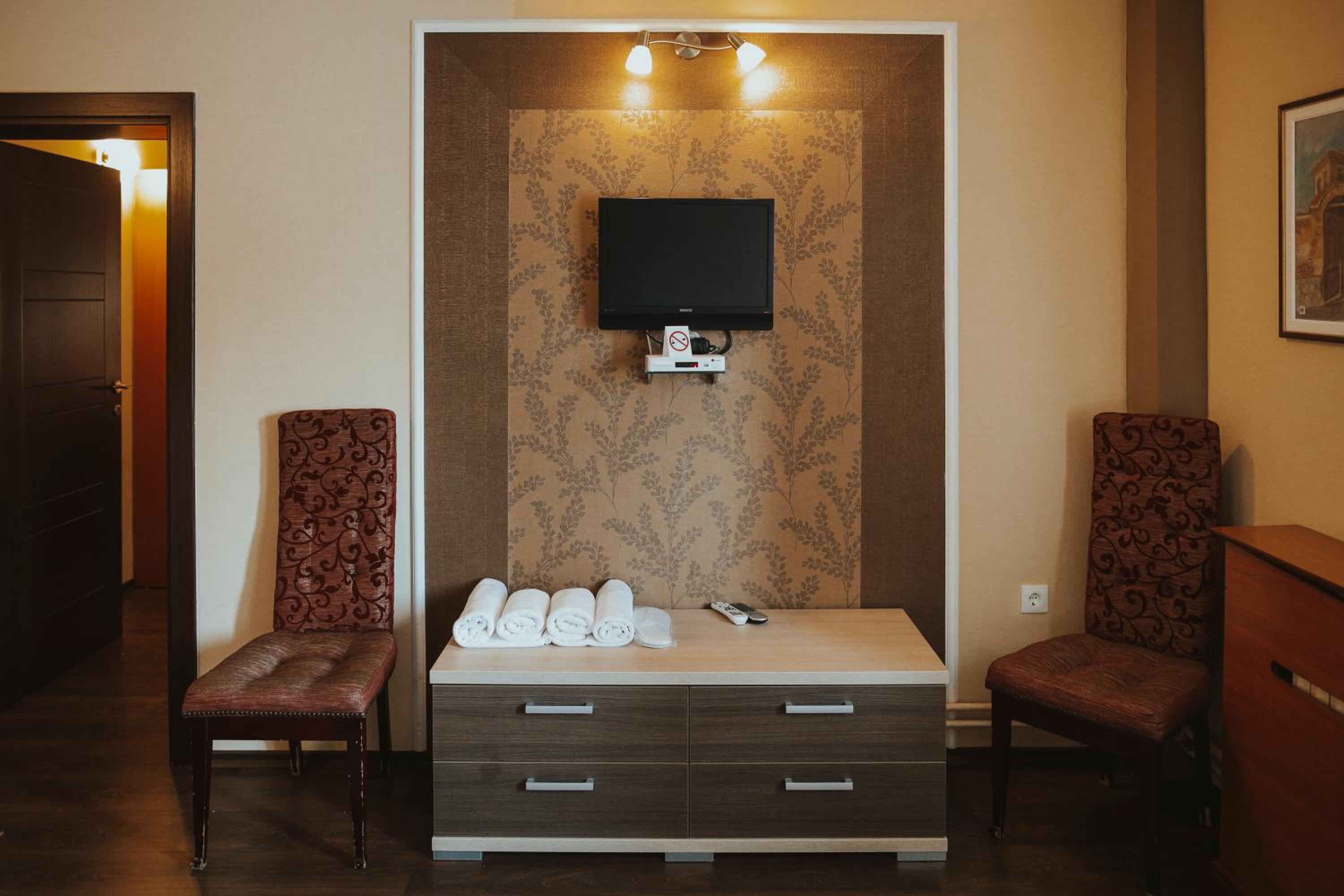 Suite (4 Adults) photo 2