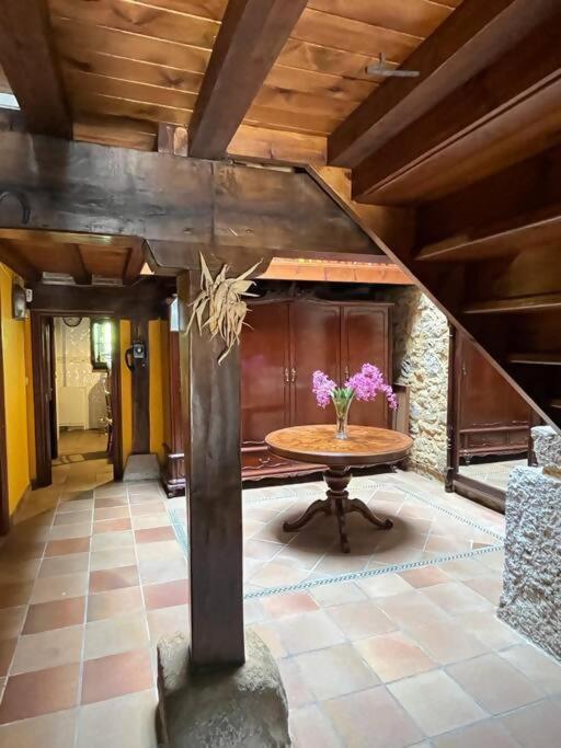 Six-Bedroom House photo 1
